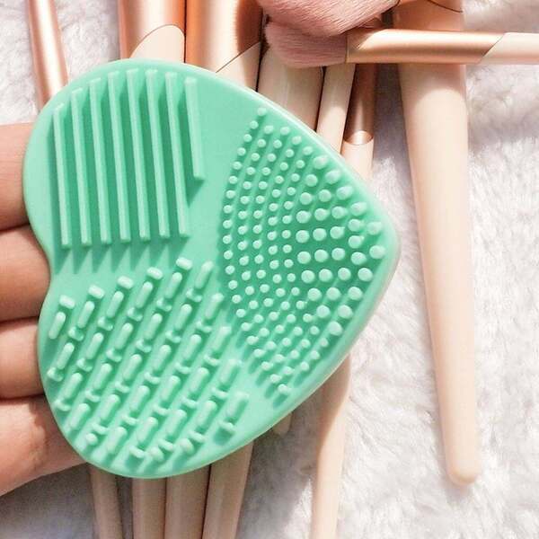 Čisticí polštářek se štětcem na make-up Luvyah Cosmetics Green Silikonový