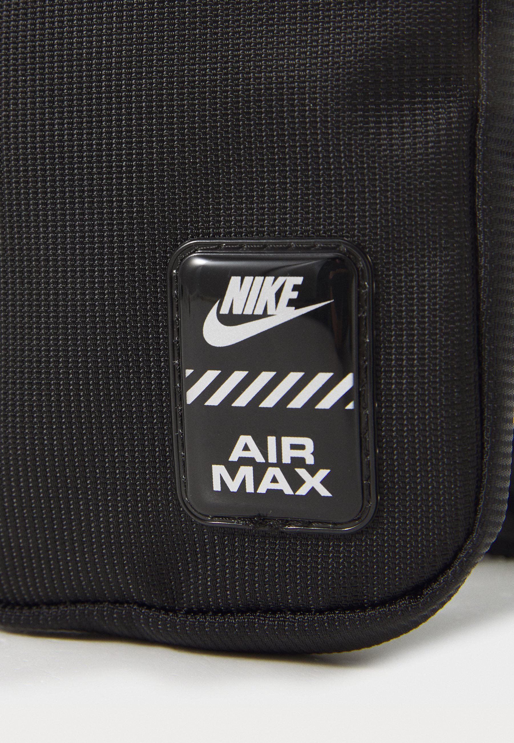 Nike Sportswear vöökotid