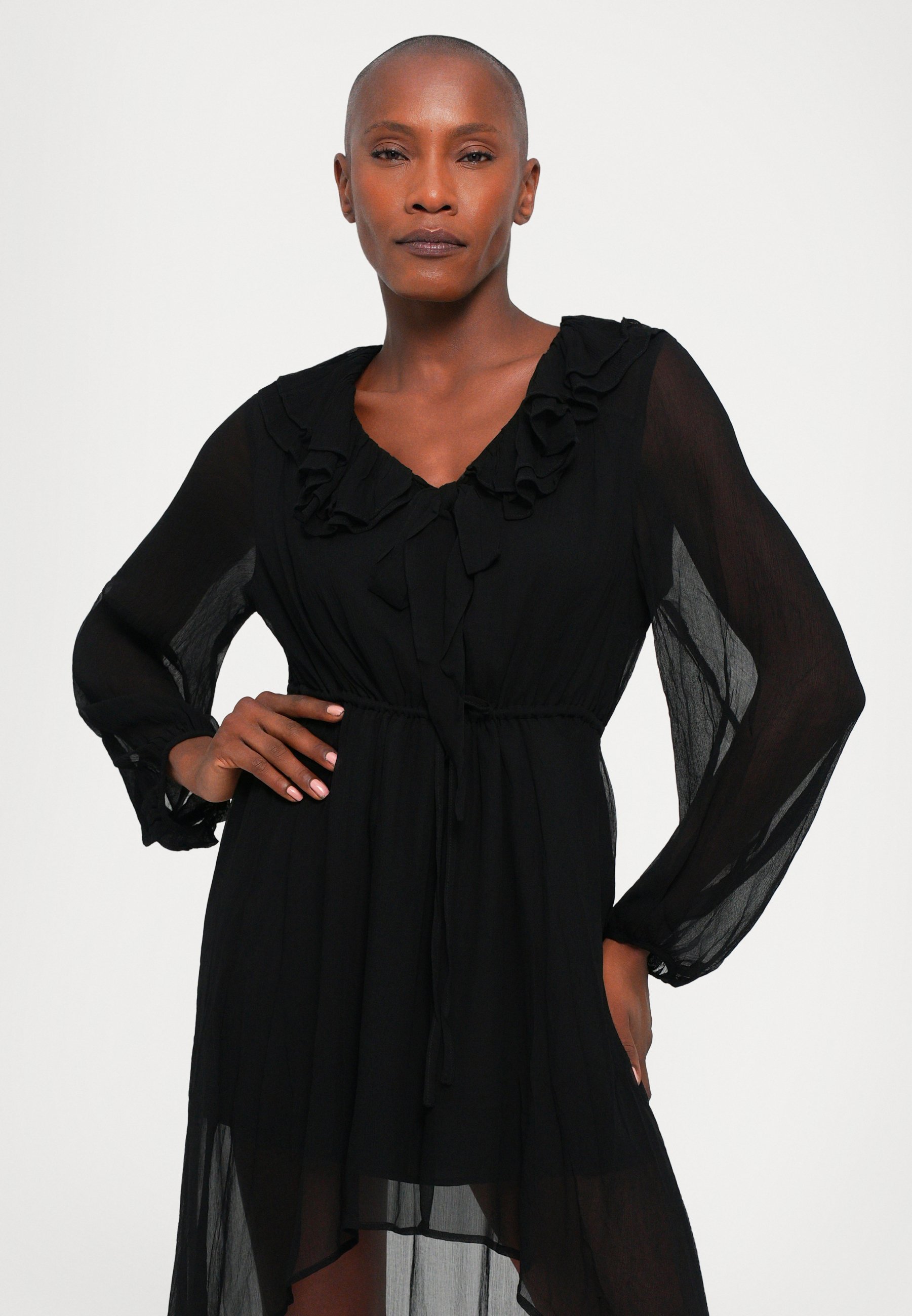 Robe à volants Iola de Designers Remix - Robe de jour - Noire