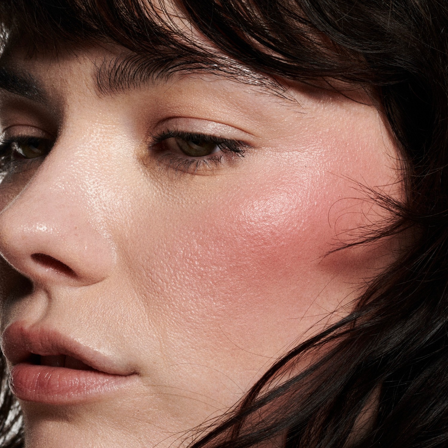 MAC Blush Strobe Strobe Beam šķidrais vaigu sārtums - 4,3 ml