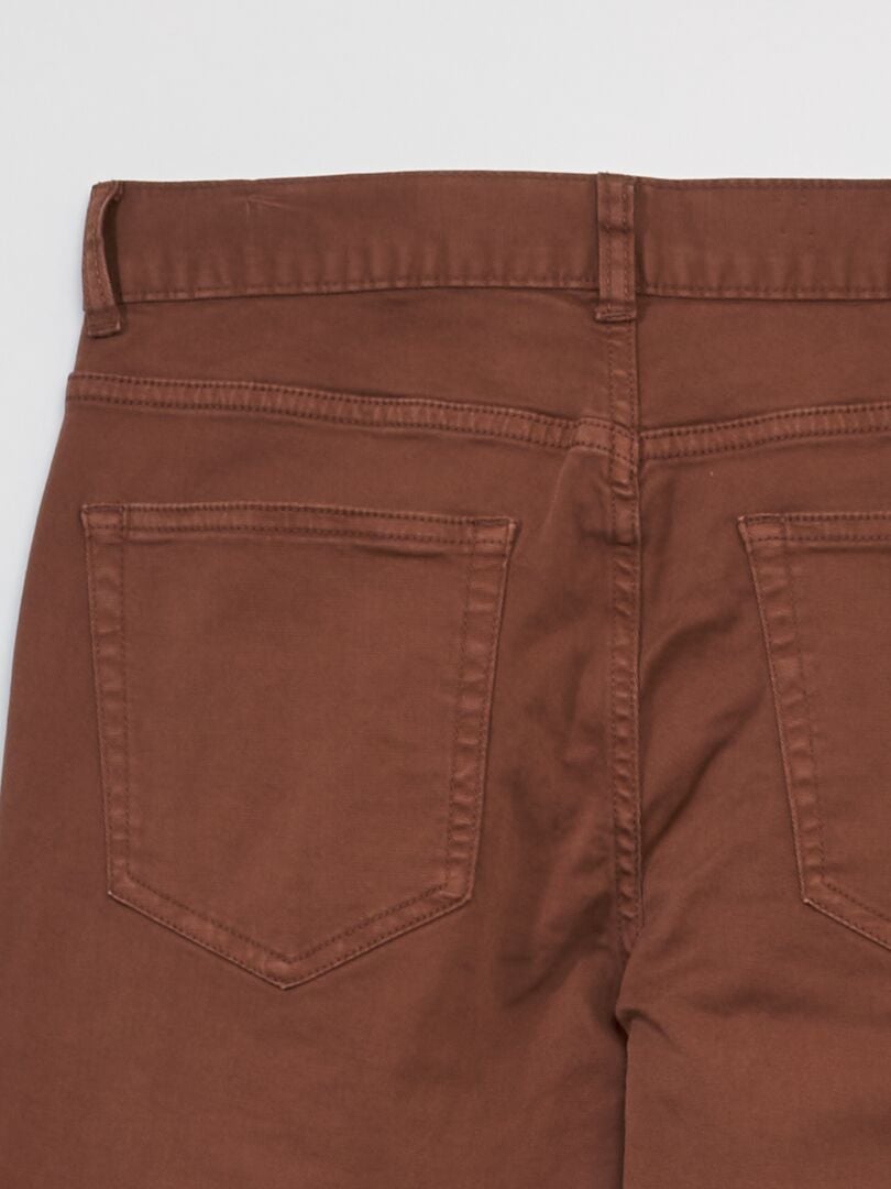 Calça jeans slim de 5 bolsos - tamanho L32 - marrom