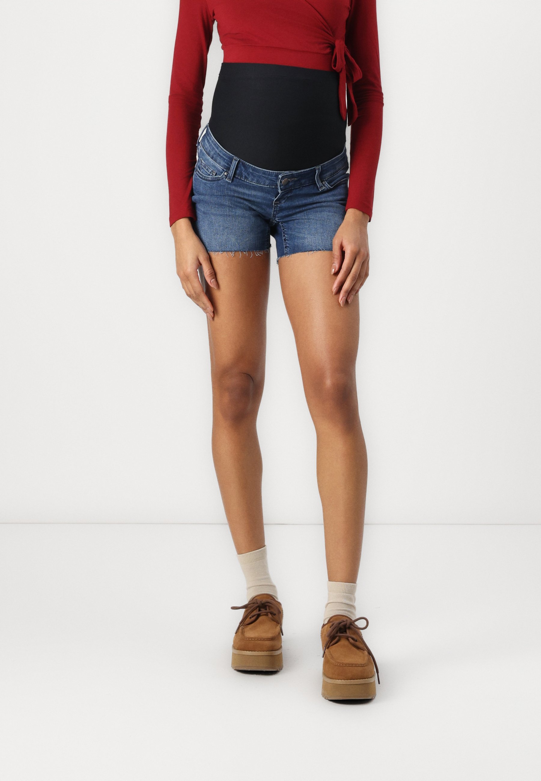 ONLY MATERNITY OLMBLUSH SHORTS - Jeansshorts - dunkelblauer Denim