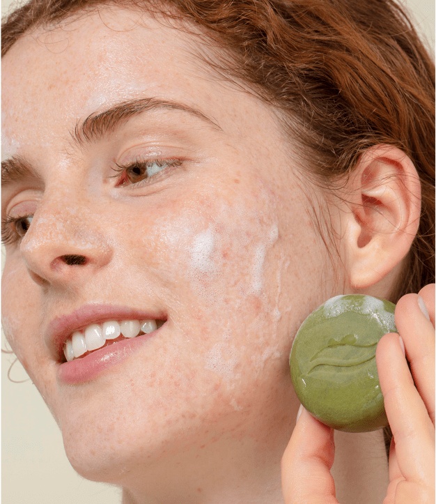 Saponetta detergente senza sapone a base di neem e tea tree.