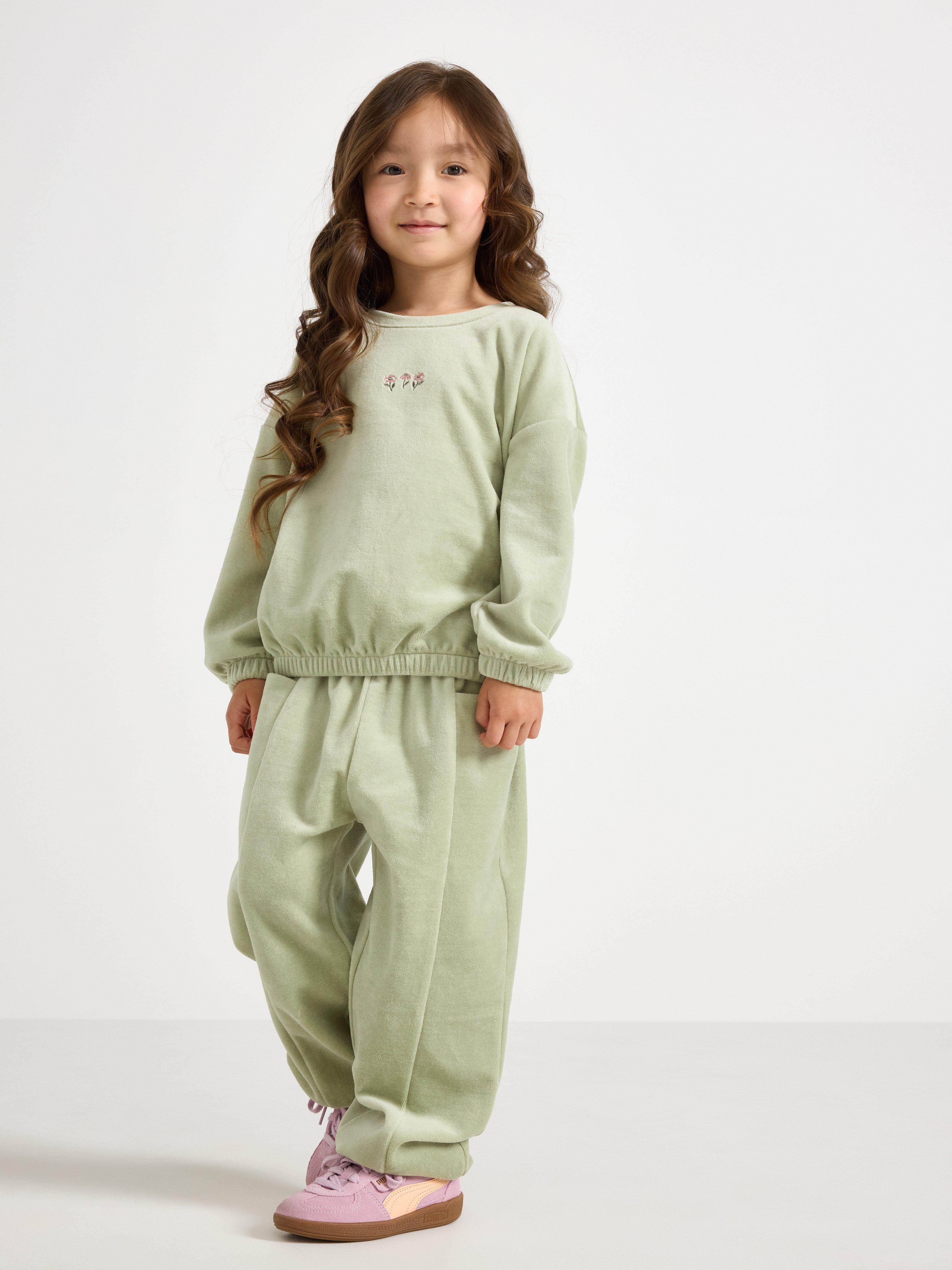 Jersey extragrande de terciopelo verde empolvado