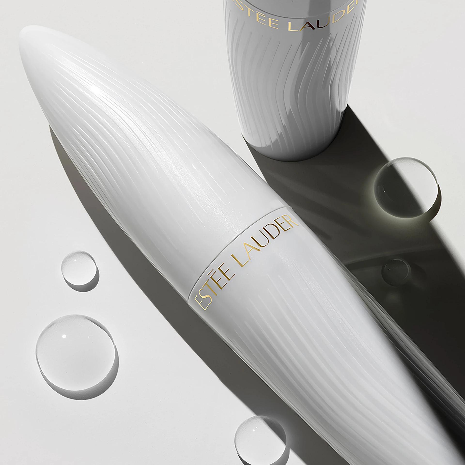 Turbo Lash Night atjaunojošais serums skropstām un uzacīm - Estée Lauder