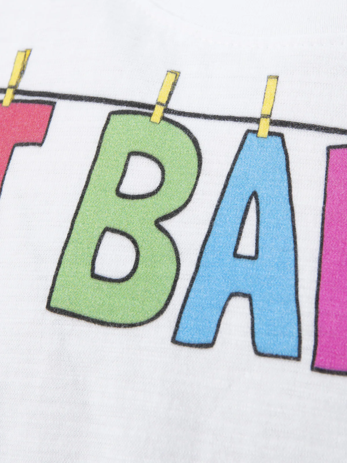 T-shirt voor meisjes met een veelkleurige St. Barth-print.