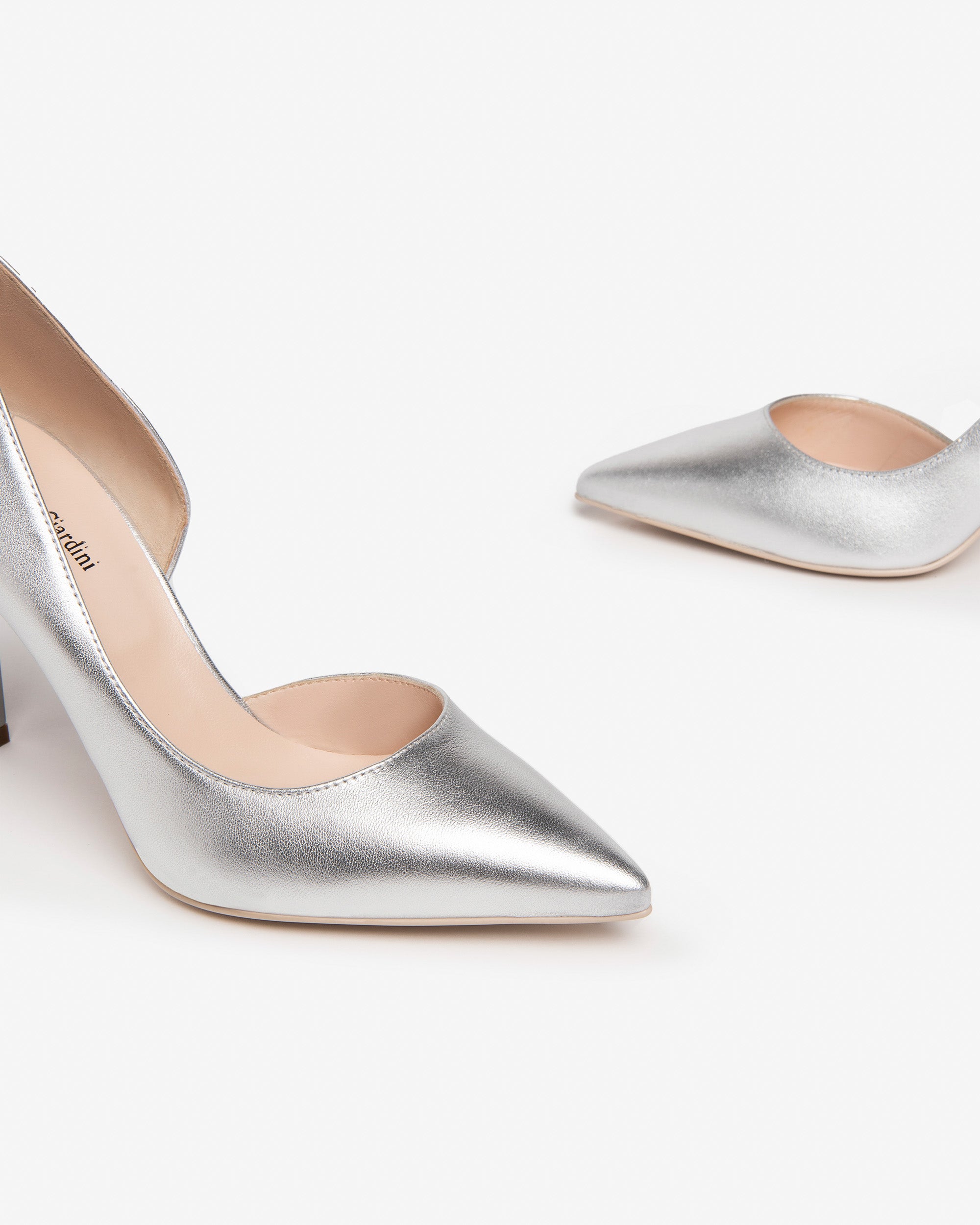  Damen-Pumps aus Leder