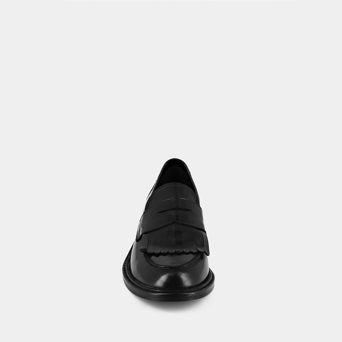 Mocassins à bouts carrés  en cuir glacé noir
