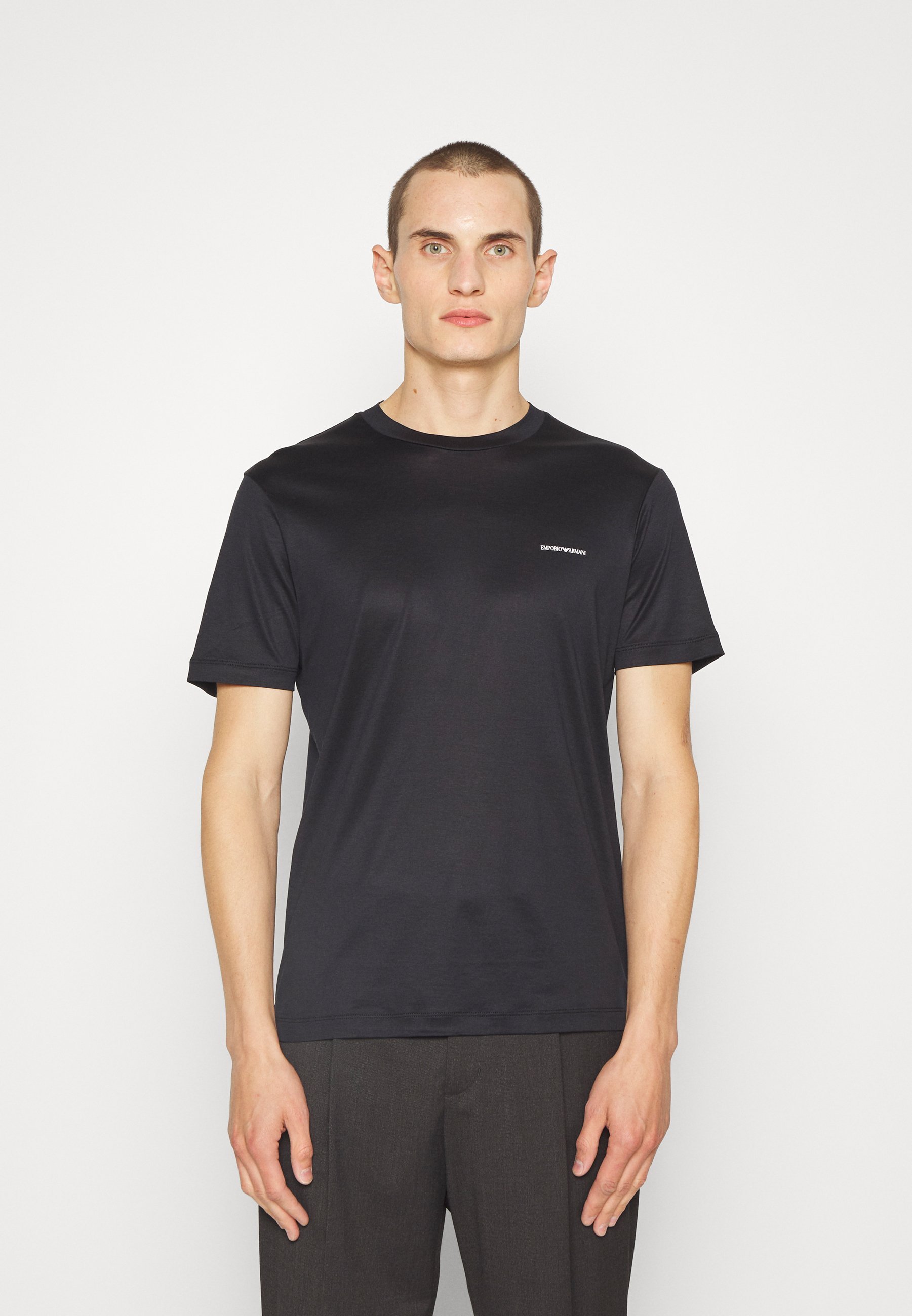 Koszulka Emporio Armani Basic - blu navy