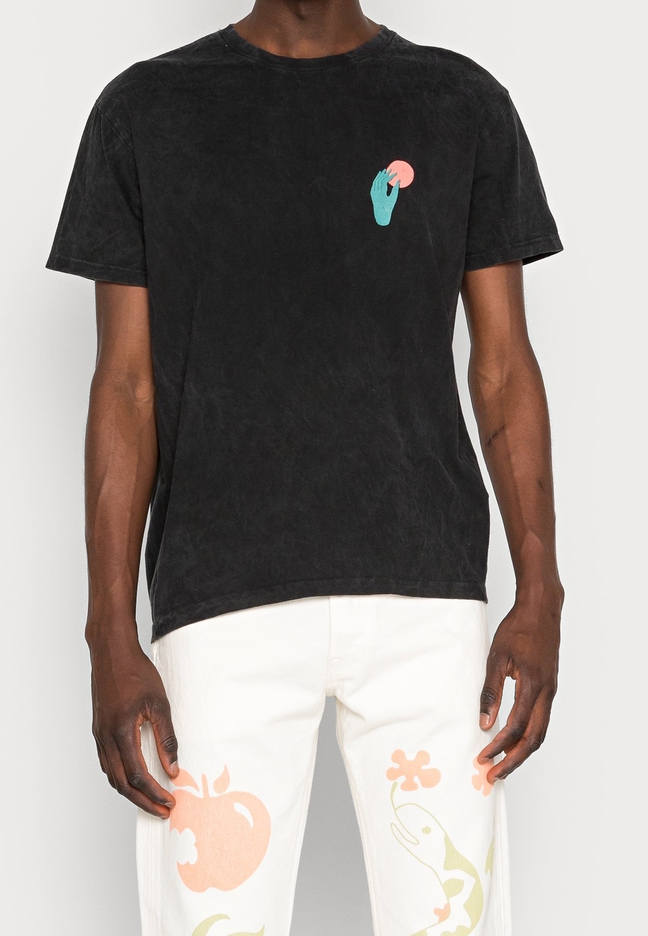 Camiseta com estampa Kaotiko - preta