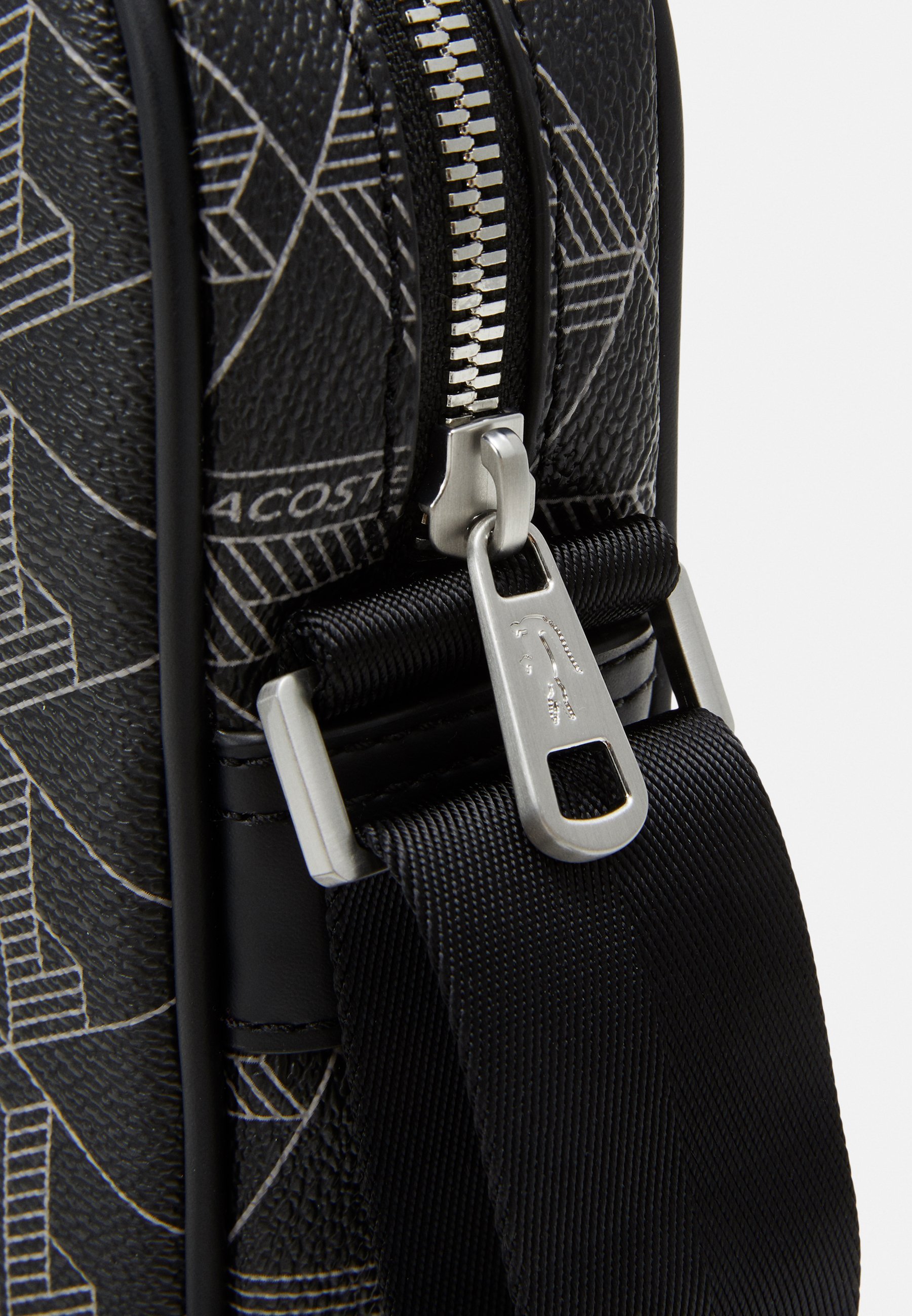 Lacoste VERTICAL CAMERA TAS UNISEX - Crossbodytas - zwart/grijs