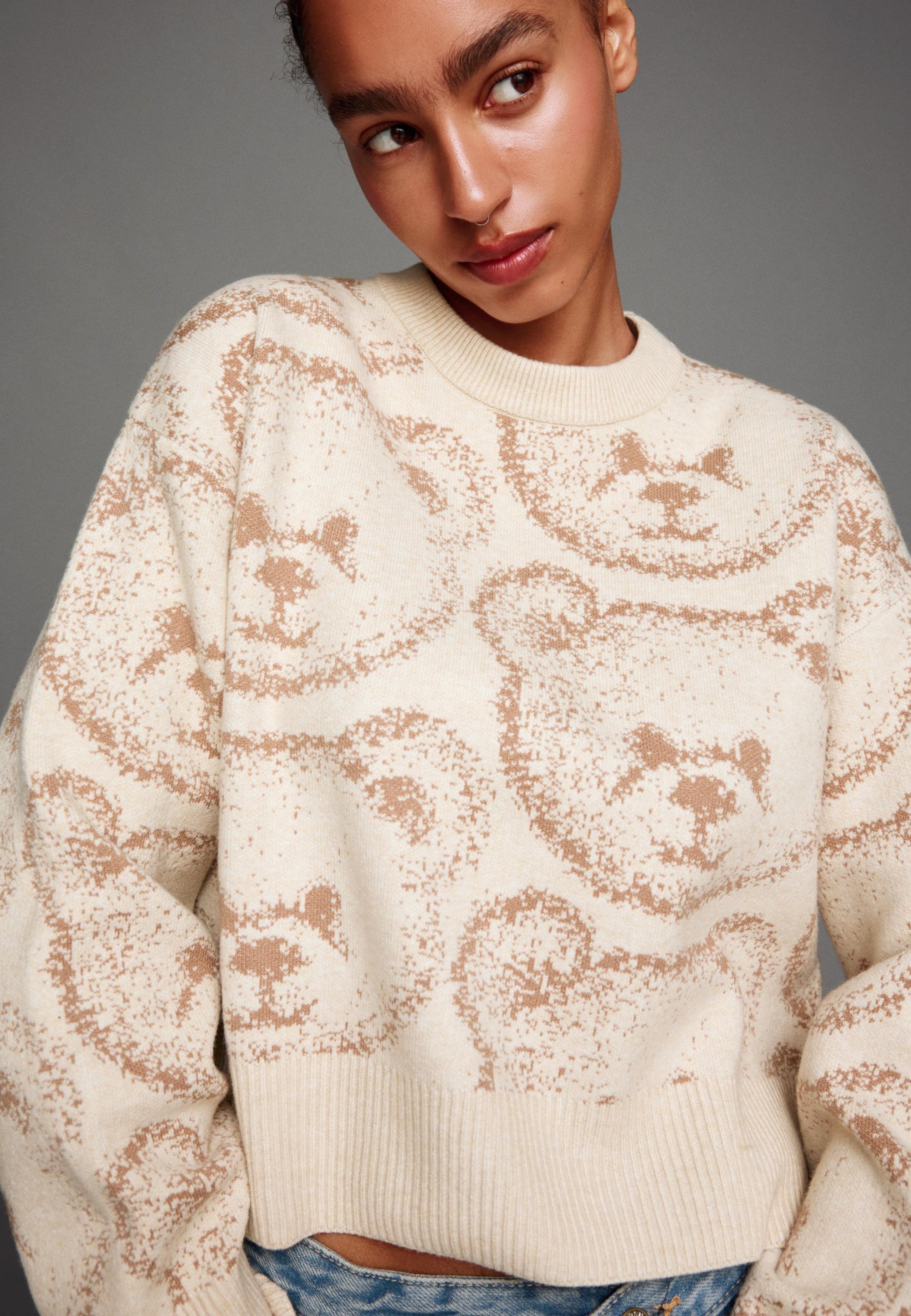 Bershka Jumper - sabbia