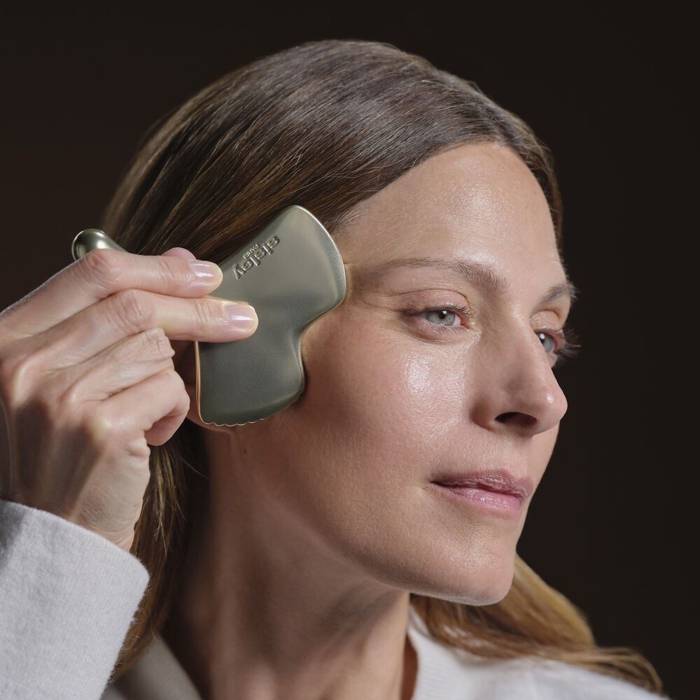 Sisley Ginkgo Gua Sha masažer za obraz -
