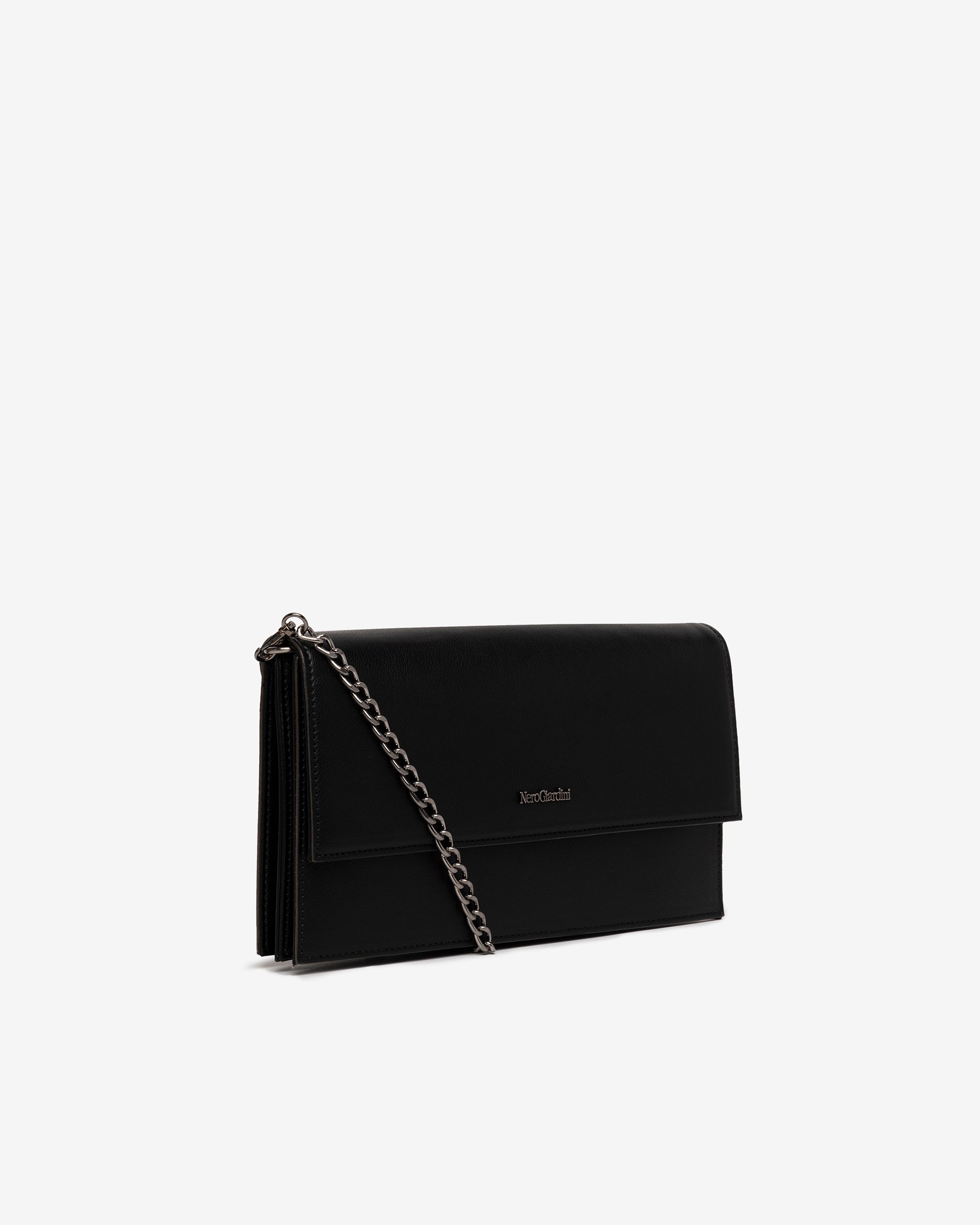  Naisten clutch-laukku teknisestä materiaalista