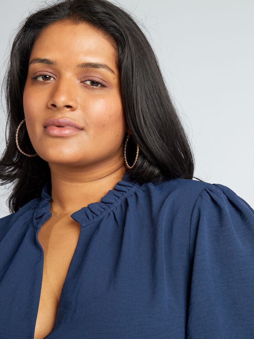 Zachte blouse met ruches - ZWART