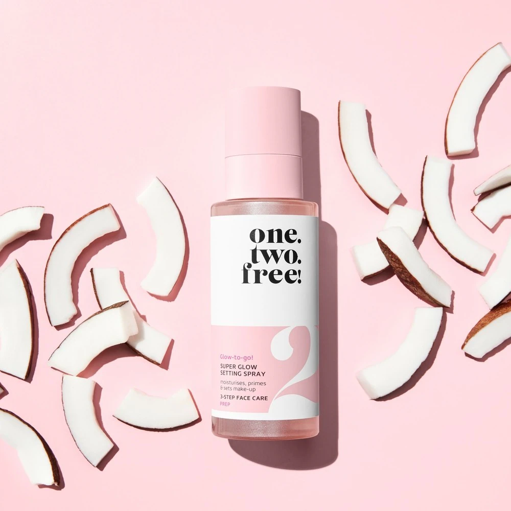 one.two.free! Super Glow Setting Spray