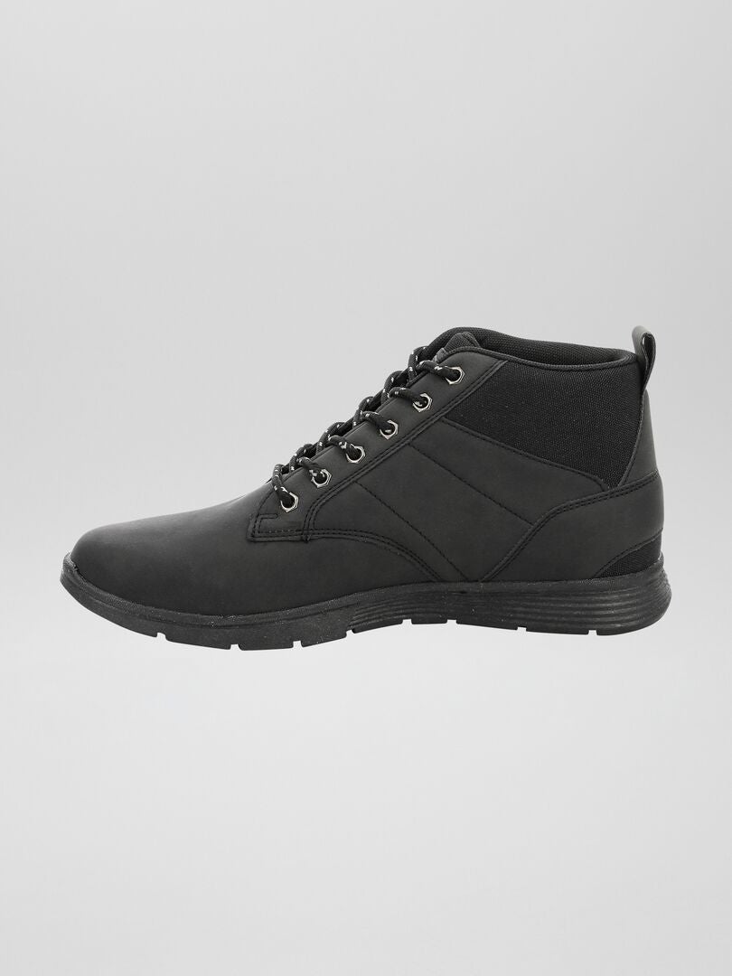 Botas Umbro Nelda com cadarço - Pretas