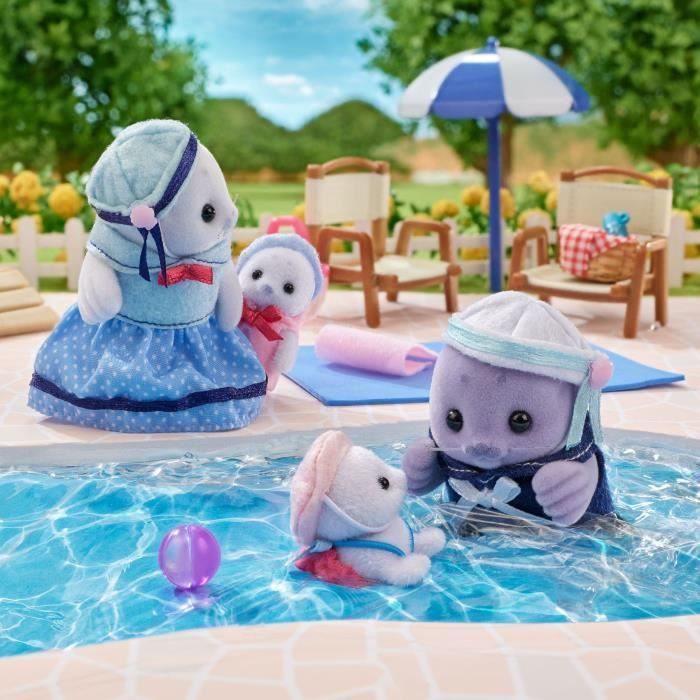 Articulated Family - SYLVANIAN FAMILIES - Seal Family - 4 Characters and Beach Accessories