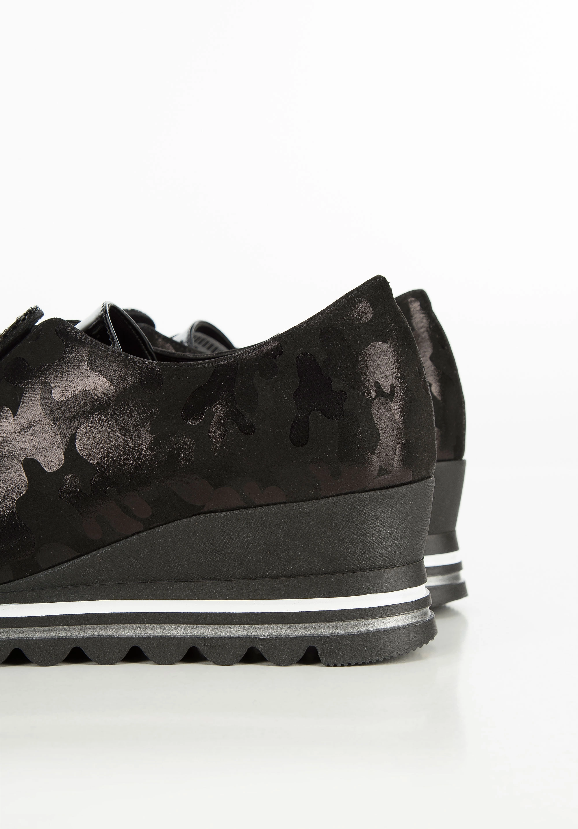 Damskie sneakersy metaliczne na platformie czarne