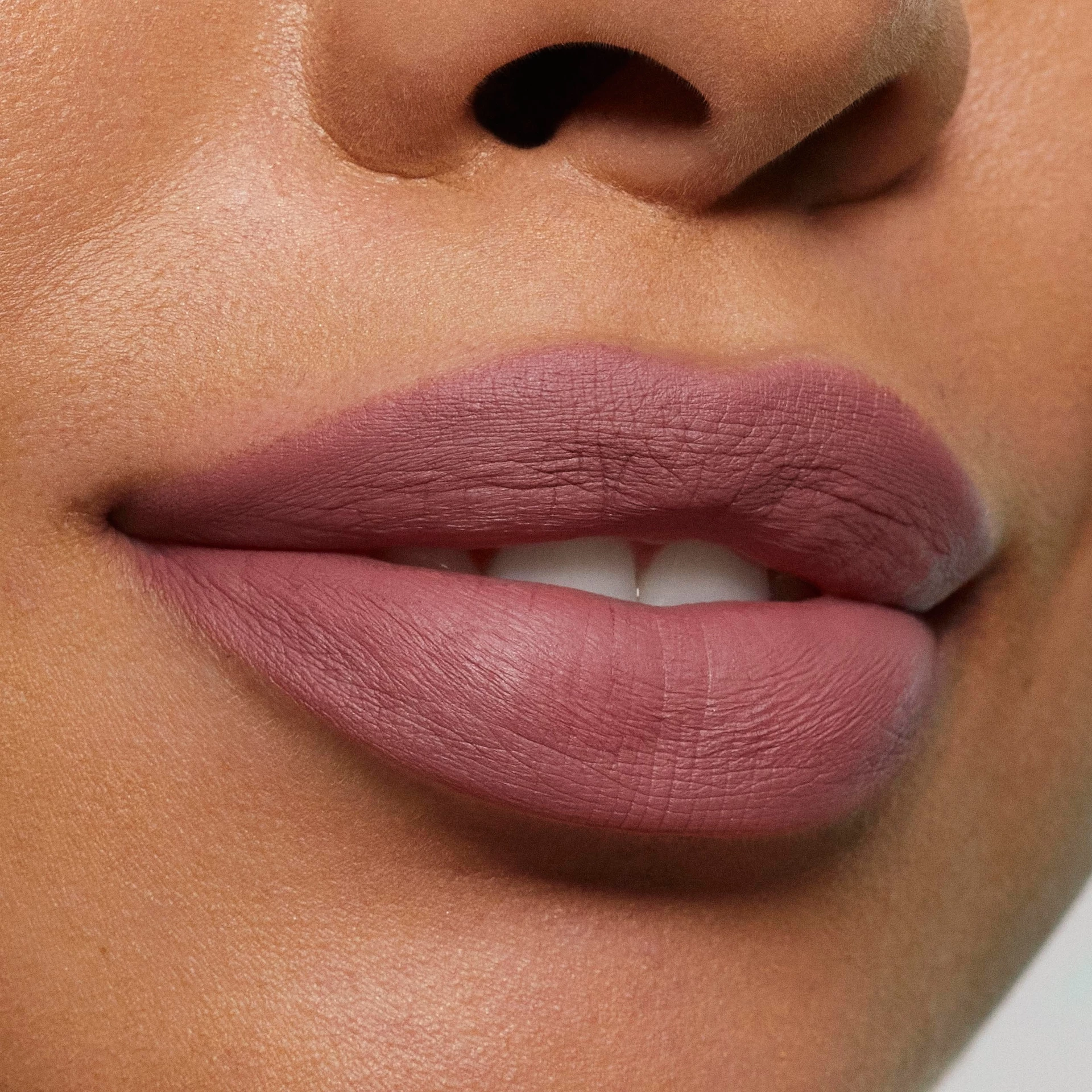 Mat olovka za usne 350 Low Maintenance - Kylie By Kylie Jenner
