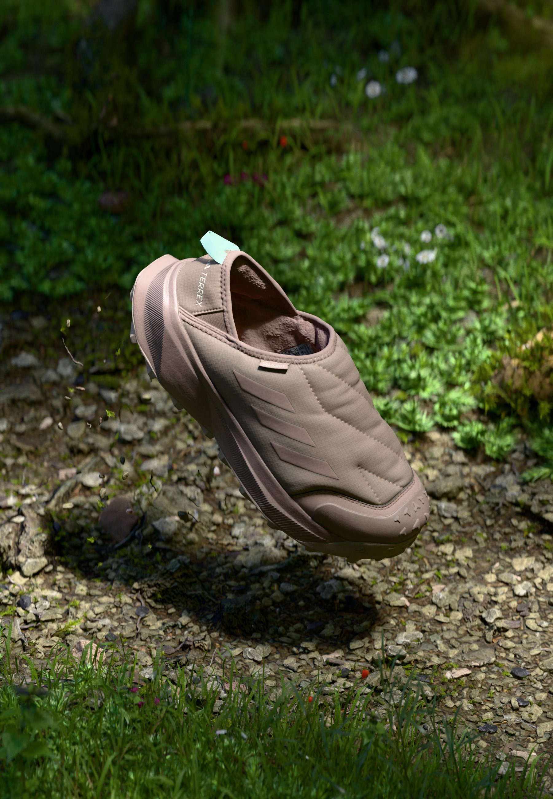 Adidas Terrex WINTER SLIP ON UNISEXE - Chaussures de randonnée - marron clair/marron clair/alumine Wonder