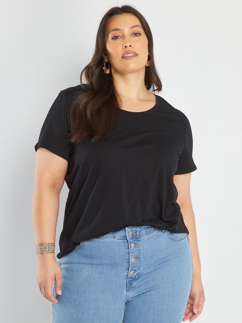 Camiseta de cor sólida - Preta