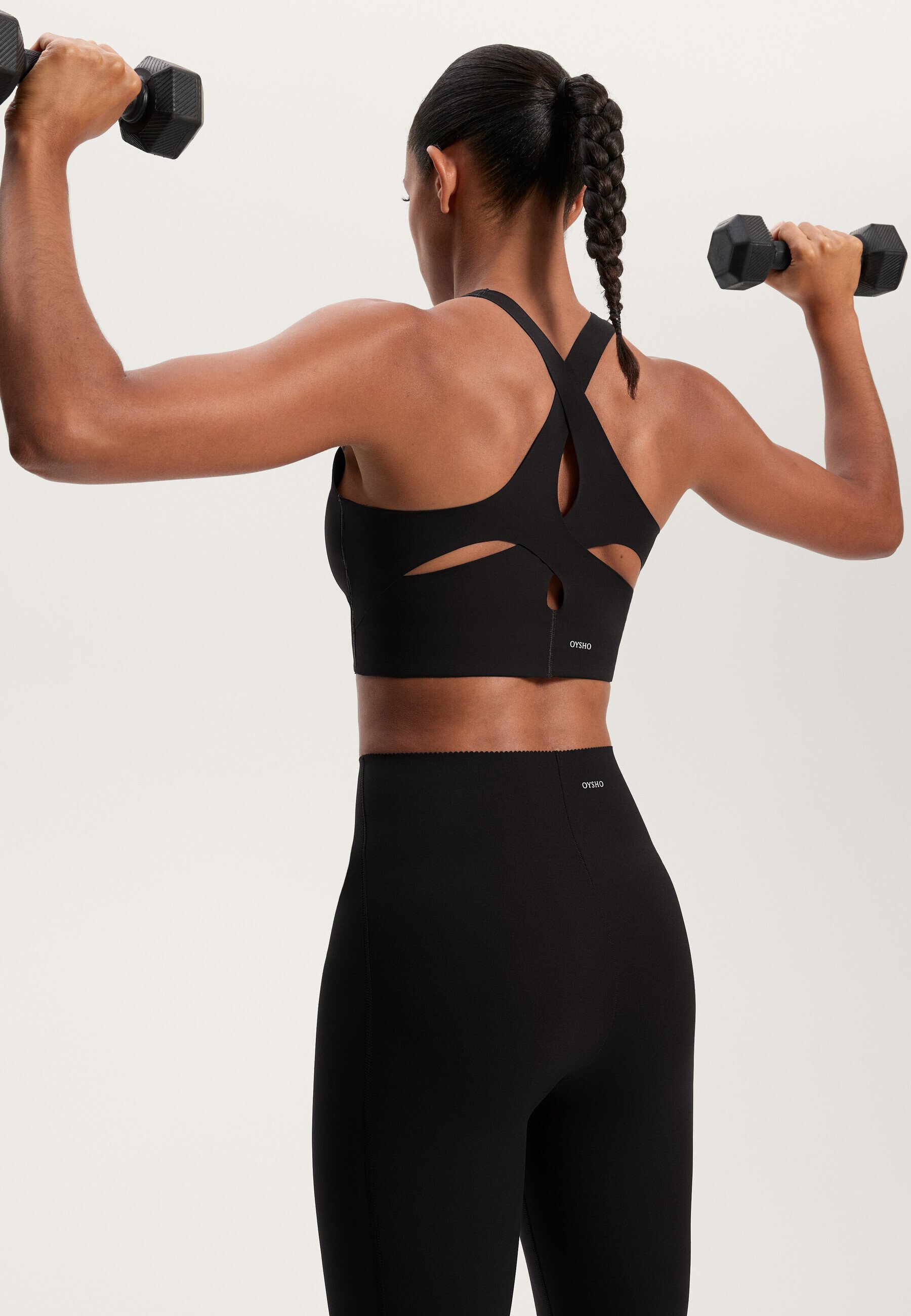OYSHO LIGHT TOUCH MEDIUM-SUPPORT - Sportbeha met gemiddelde ondersteuning - zwart