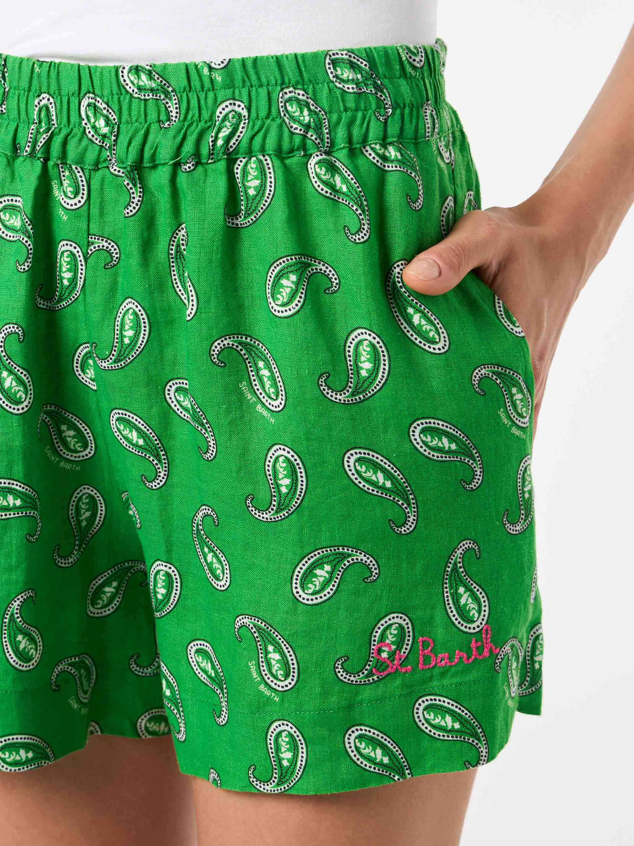 Dames strandshorts van linnen met paisleyprint