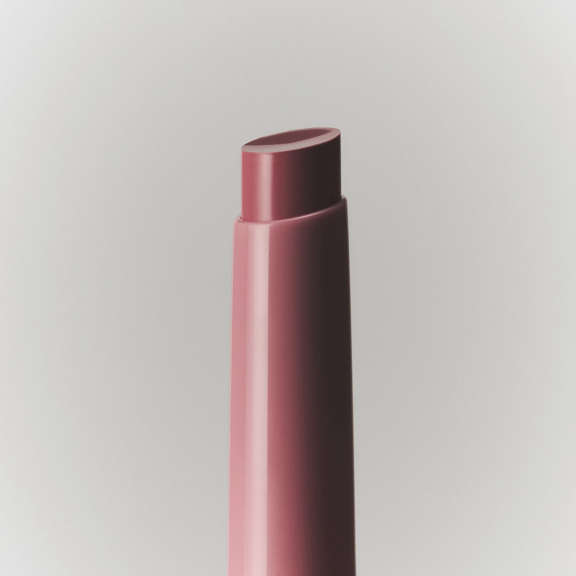Tonuotas sviesto balzamas 338 Pink Me Up At 8 - Kylie By Kylie Jenner