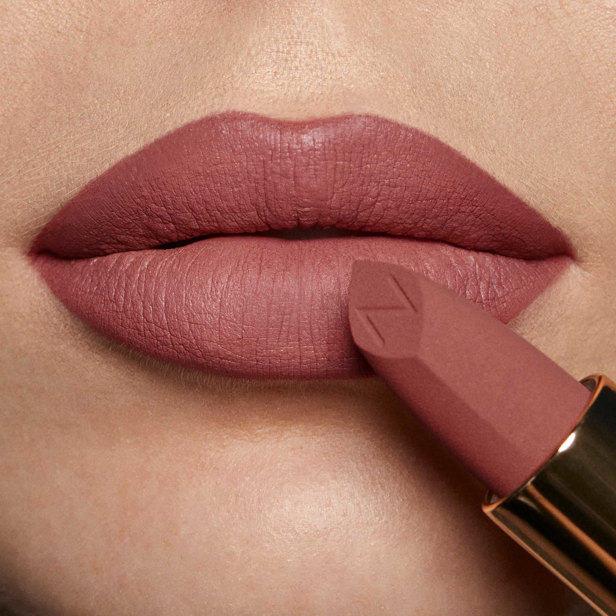 Labbra Matte Pleasure Lipstick - Rossetto mat, Rossetto