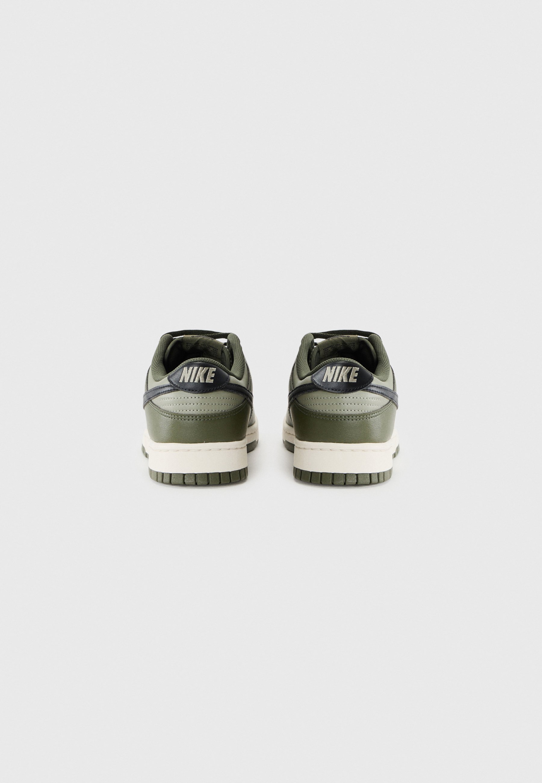 Baskets basses Nike Sportswear