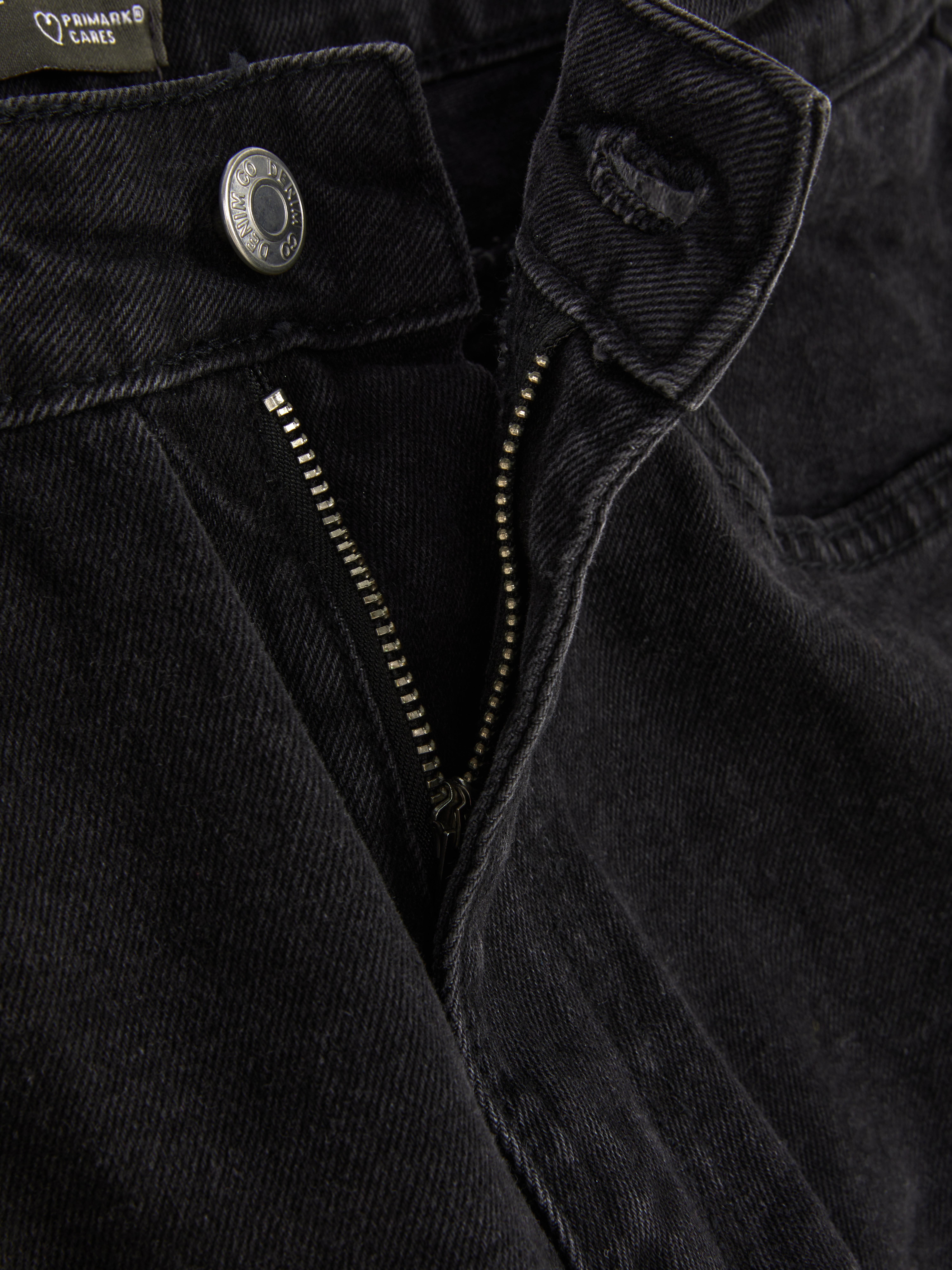 Jeans a vita alta: la regina dei jeans