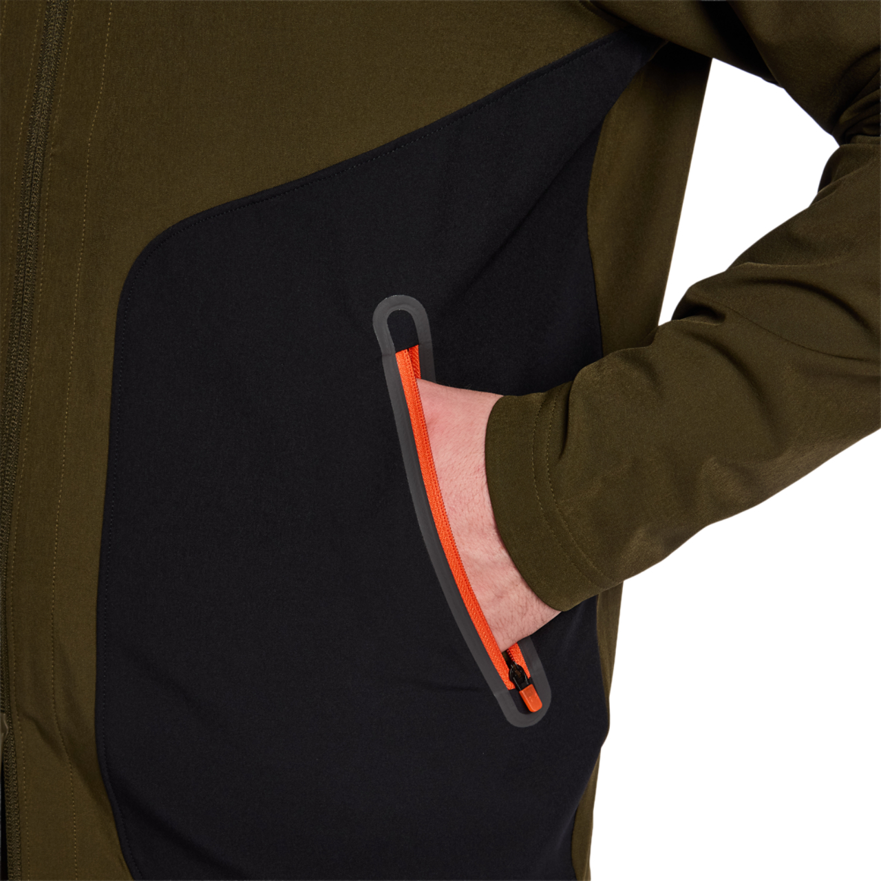 „Under Armour“ nesustabdomas