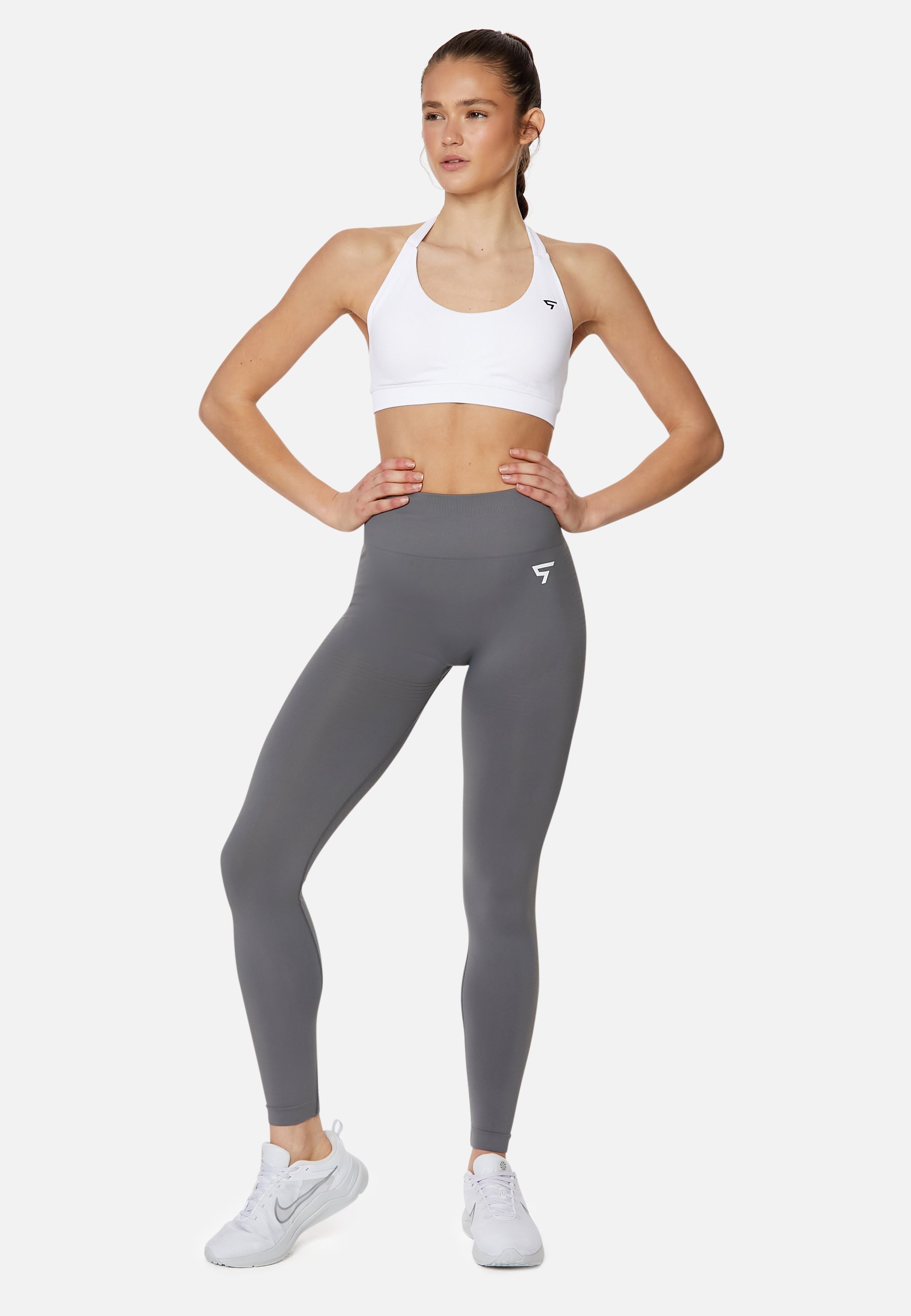 Squatproof Eve naadloze halter - Sportbeha met gemiddelde ondersteuning - wit