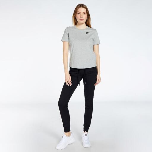 Nike Sportswear Club