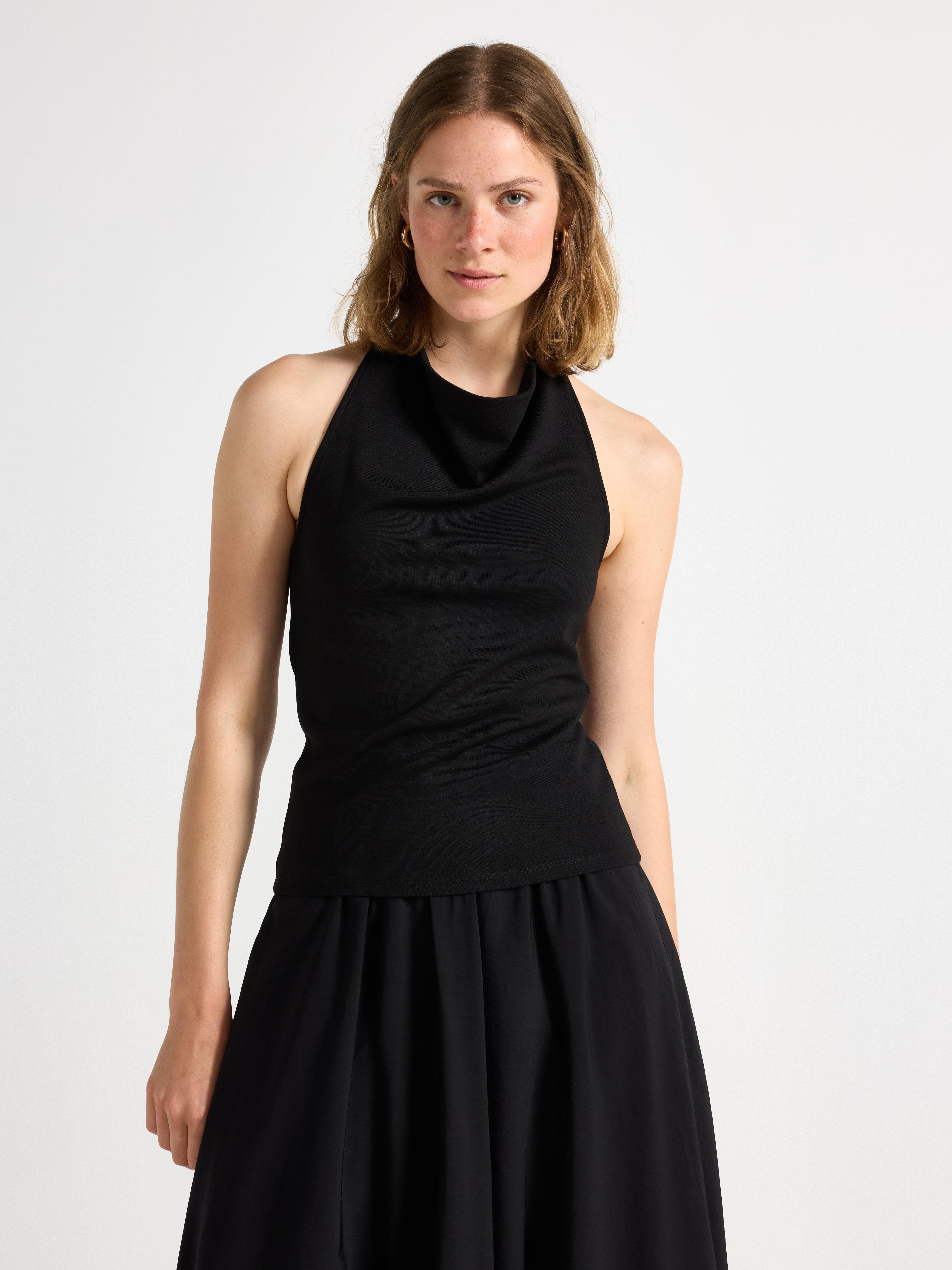 Top de cuello halter negro