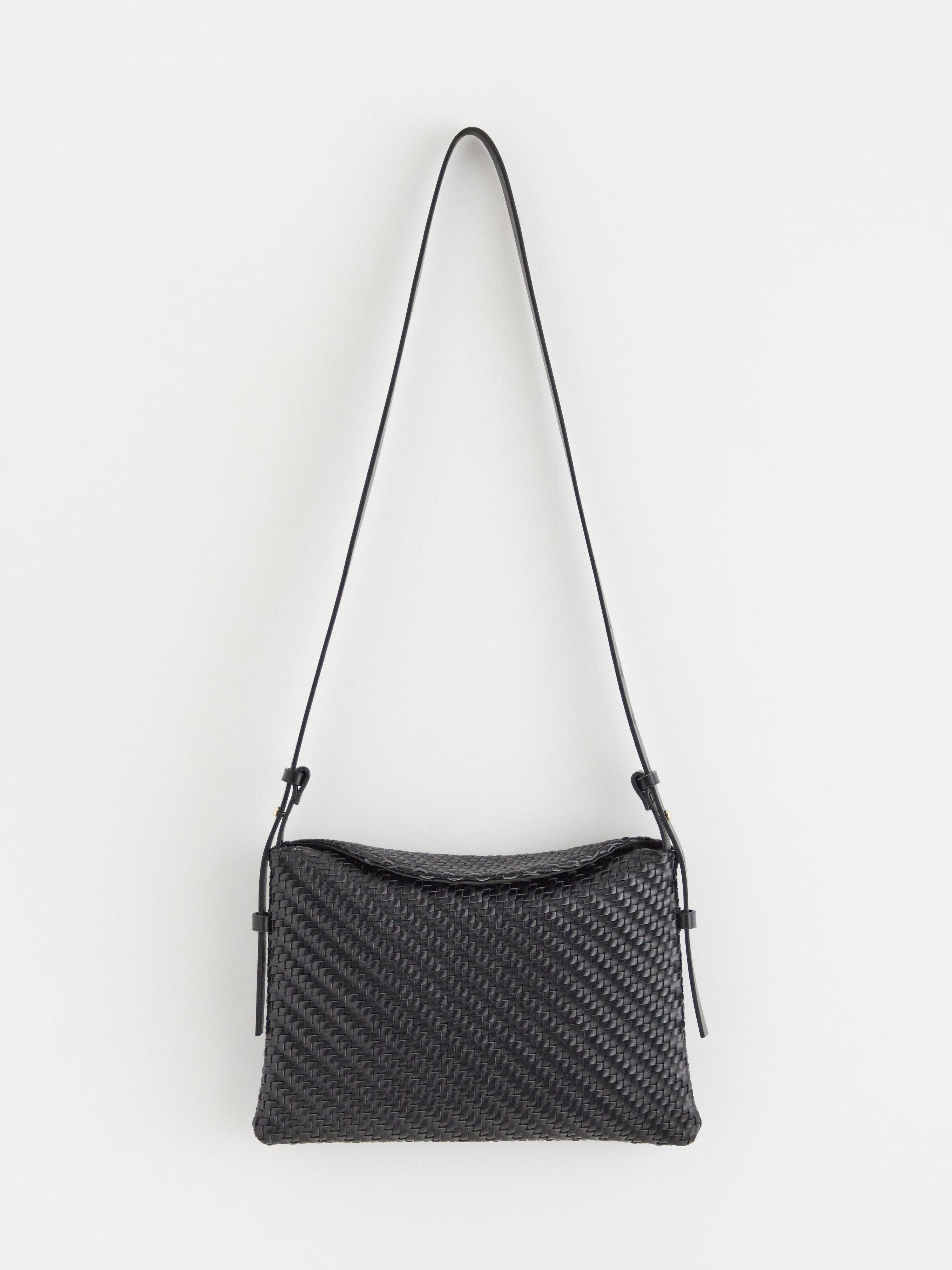 Sac tressé en simili cuir noir