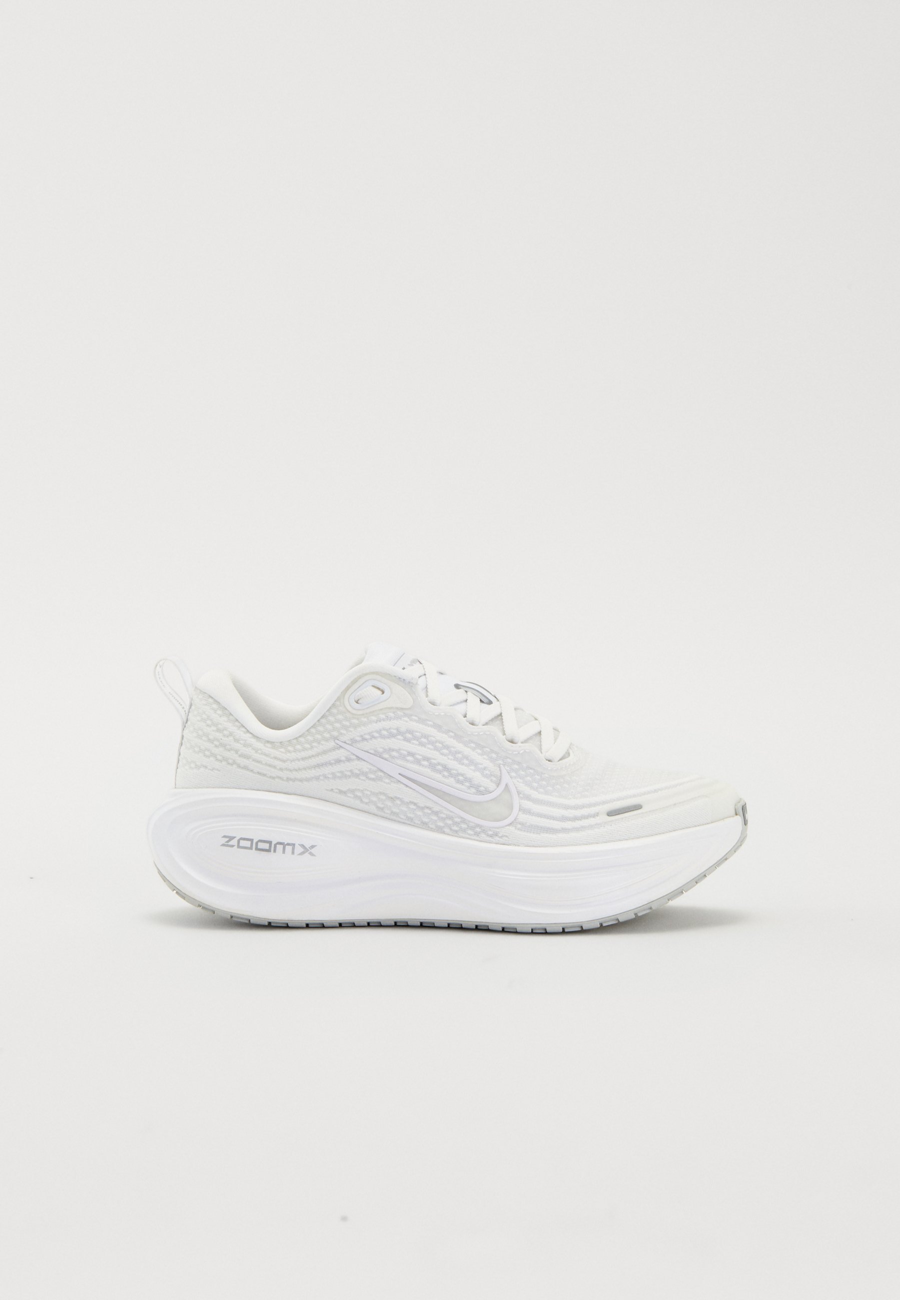 Nike Performance VOMERO PLUS - Hardloopschoenen voor op de weg - wit/summit white/photon dust/metallic silver