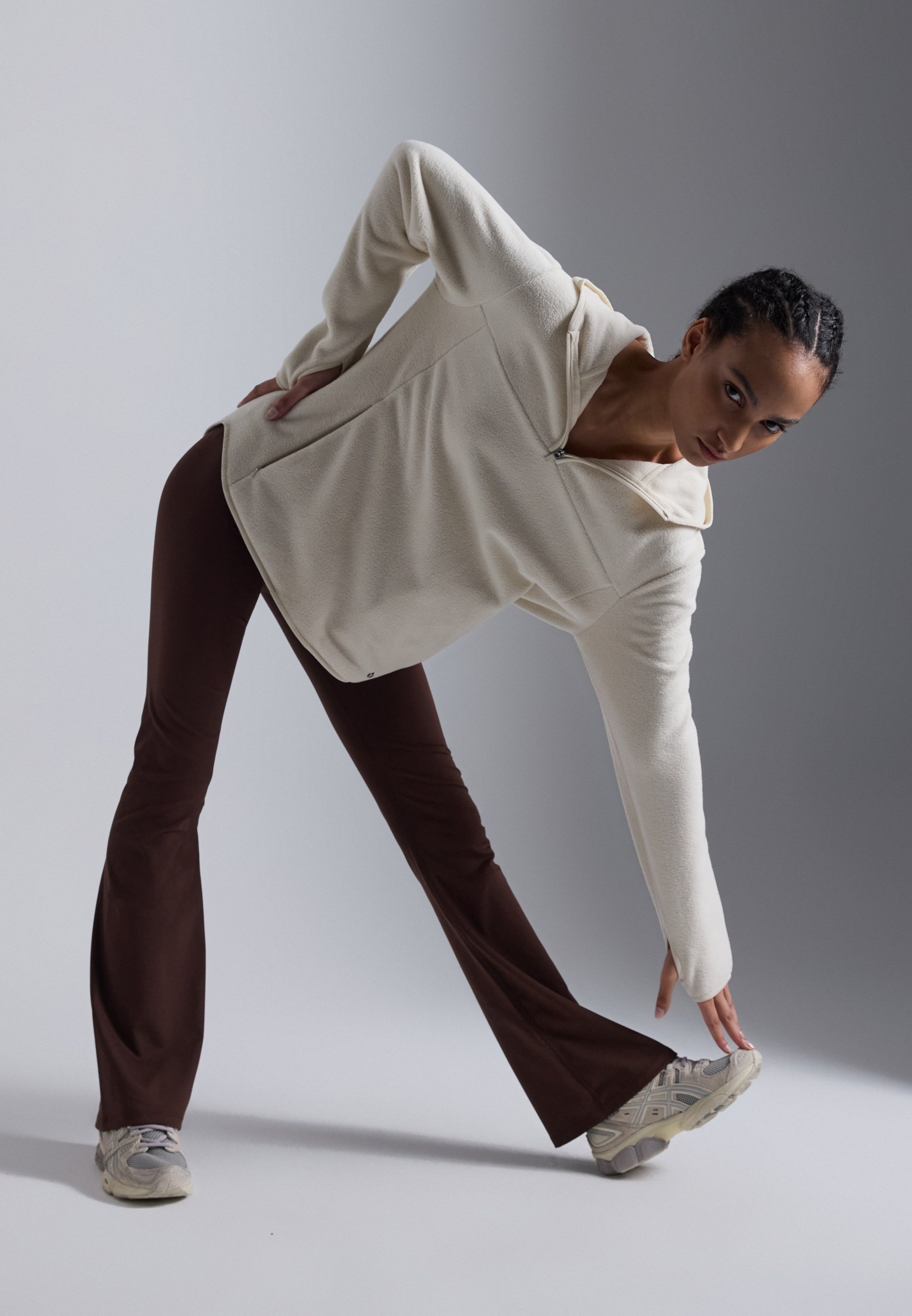 Even&Odd active OVERSIZED FLEECE MET RITS, CAPUCHON EN DUIMGATEN - Hoodie - beige