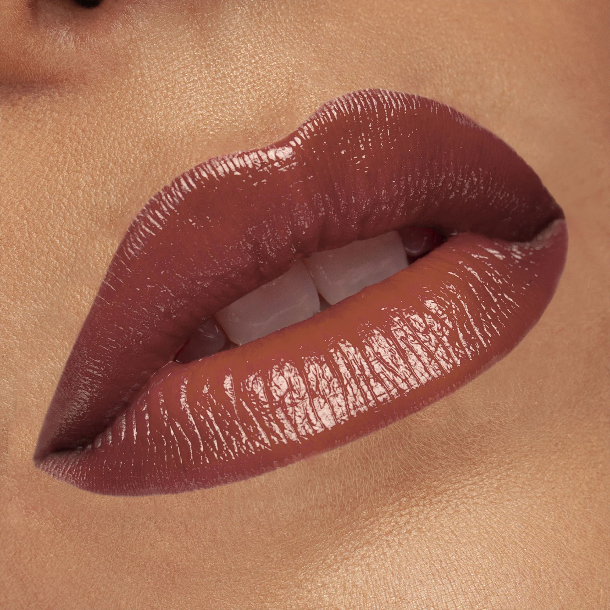 Labbra Cult Creamy Lipstick - Rossetto brillante, Rossetto