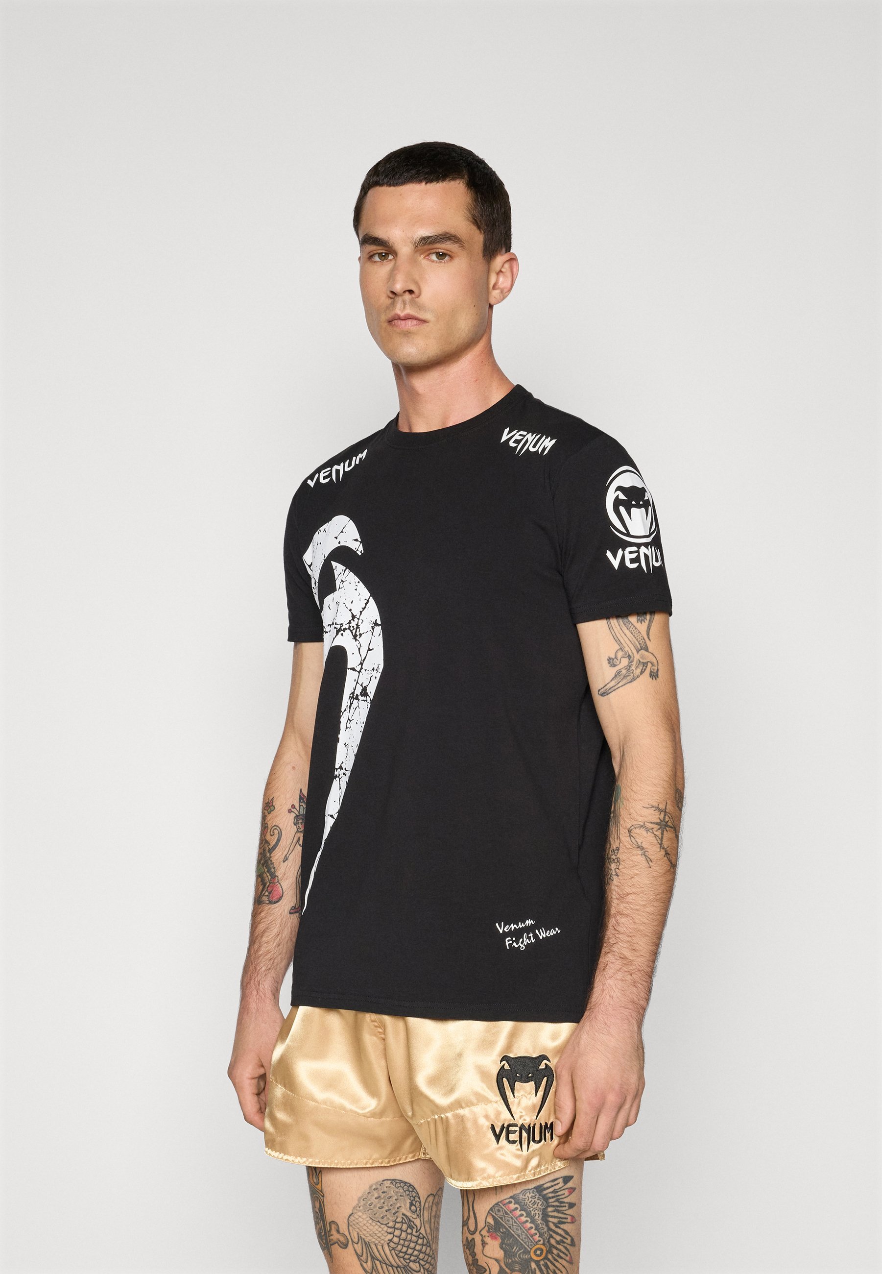 Venum GIANT - T-shirt met print - zwart