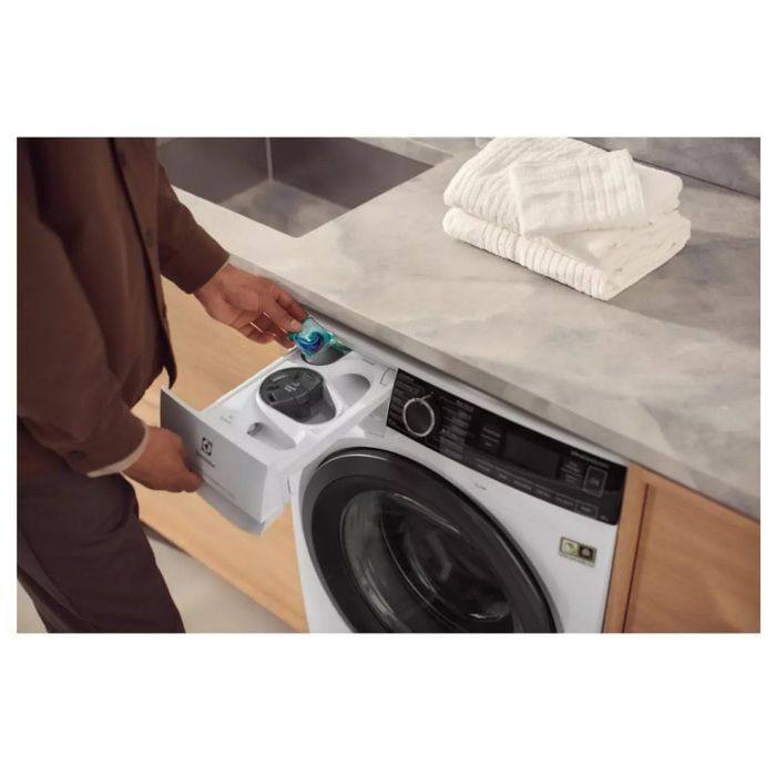 Secadora de roupa Samsung com bomba de calor, 9 kg, modelo DV90DG52A0AB, preta, 60 cm, conectada ao SmartThings.