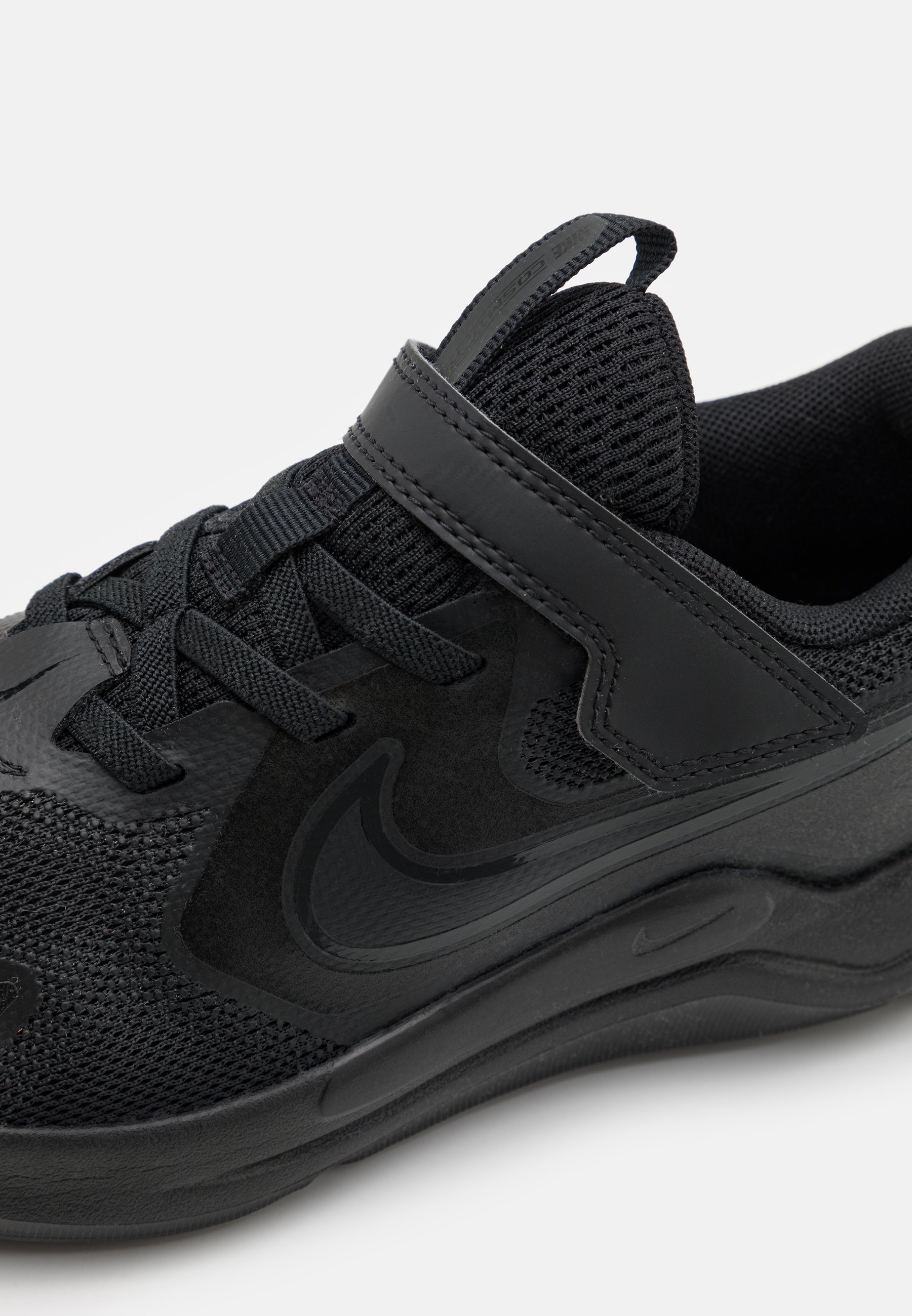Nike Performance COSMIC RUNNER UNISEX - Hardloopschoenen voor op de weg - zwart/antraciet