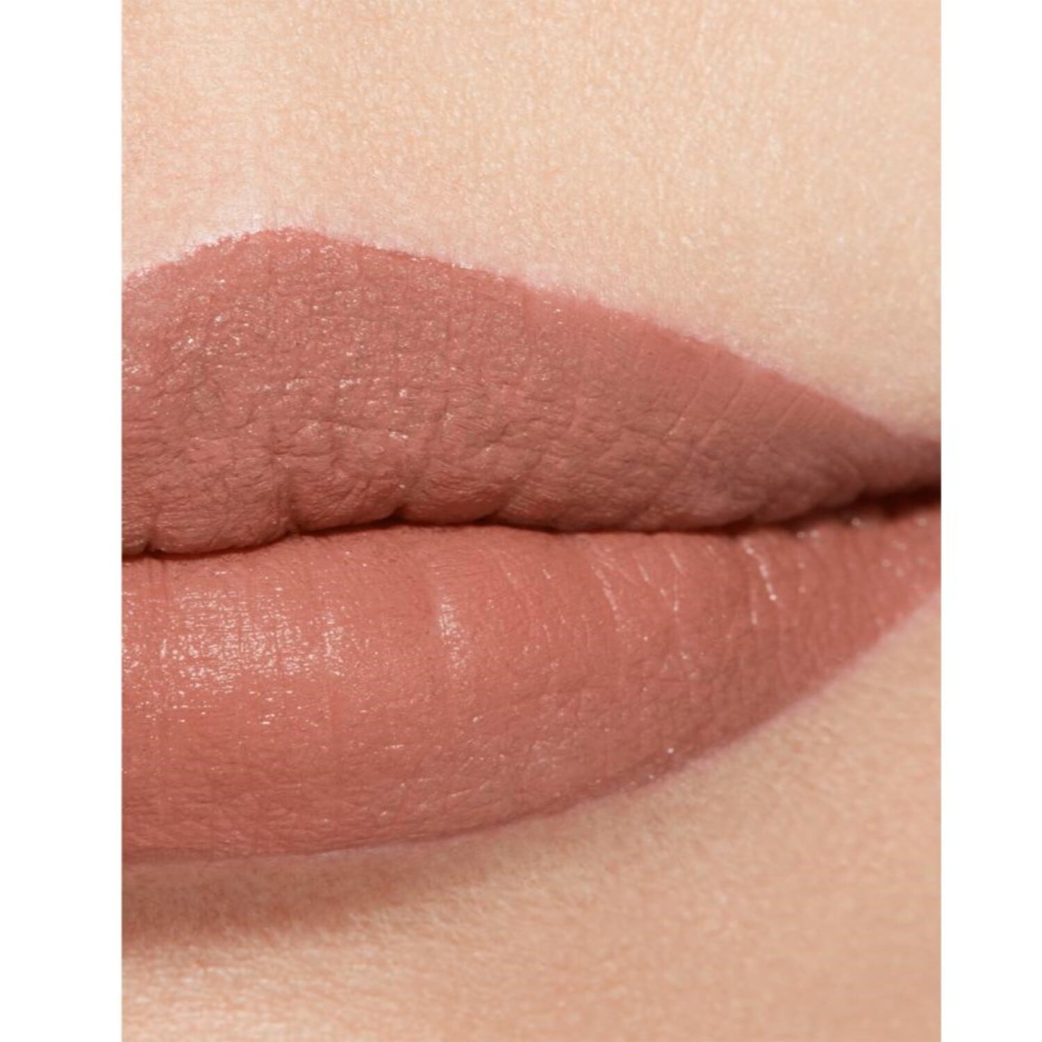 CHANEL LE ROUGE VELOURS LUMINEUX