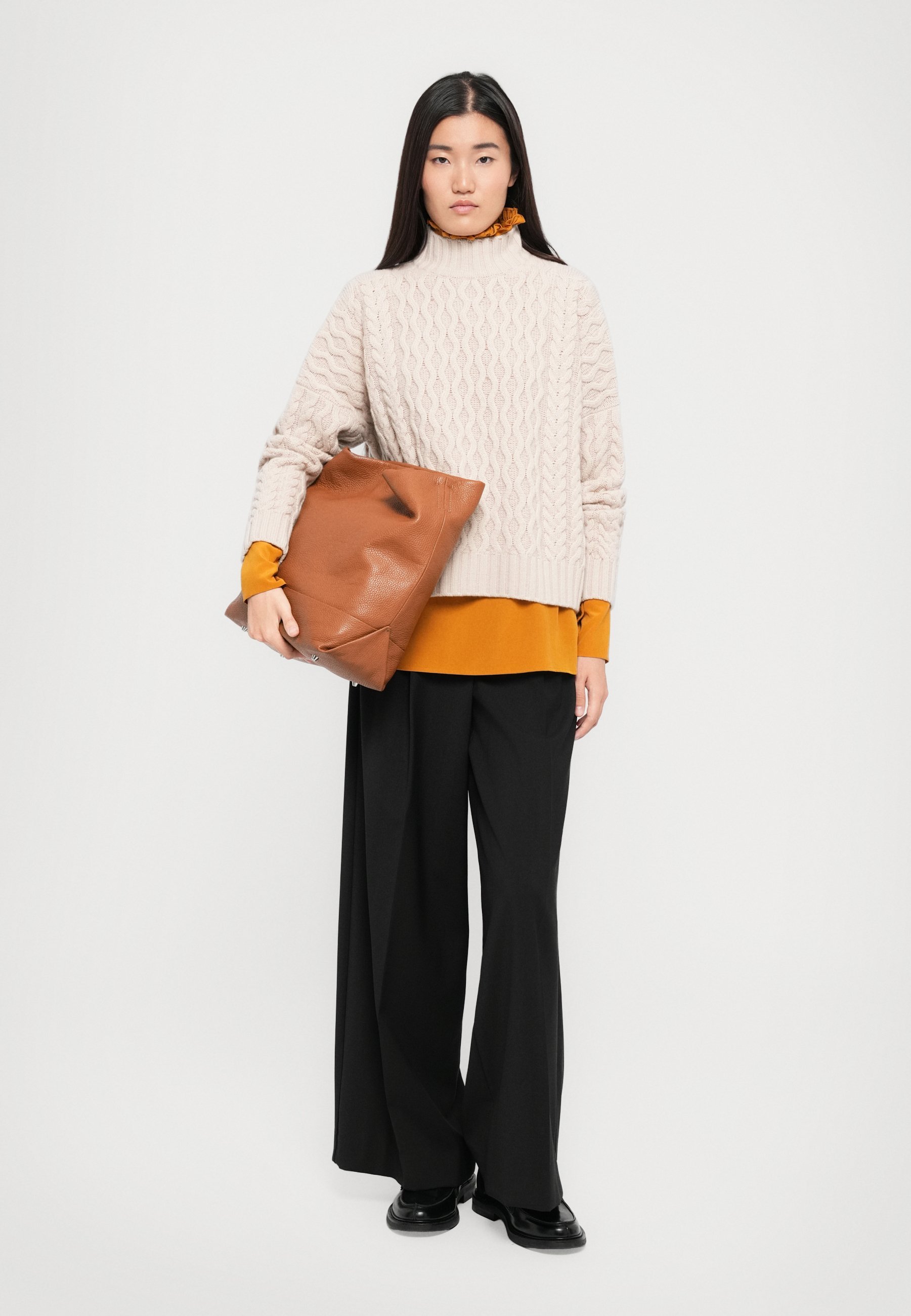 WEEKEND MaxMara YARD - Pull - beige