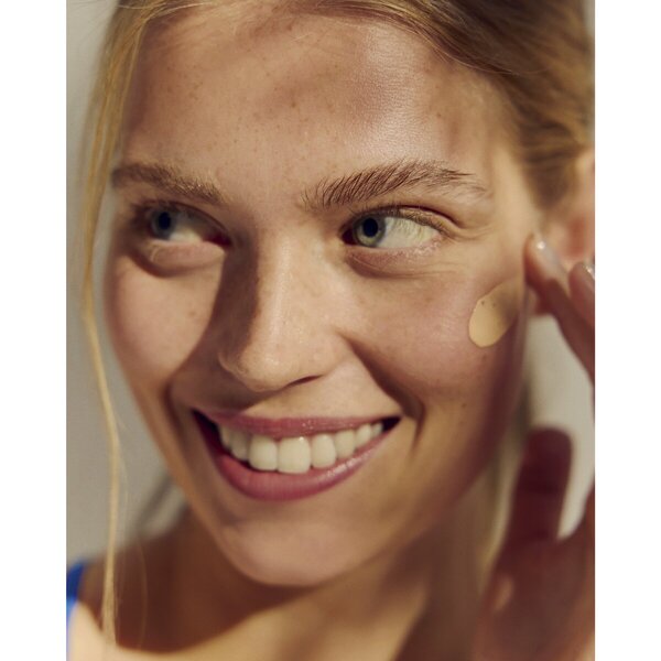 NIVEA Sun SPF50+ Light Tinted Ultra Light Daily Fluid<br>40 ml