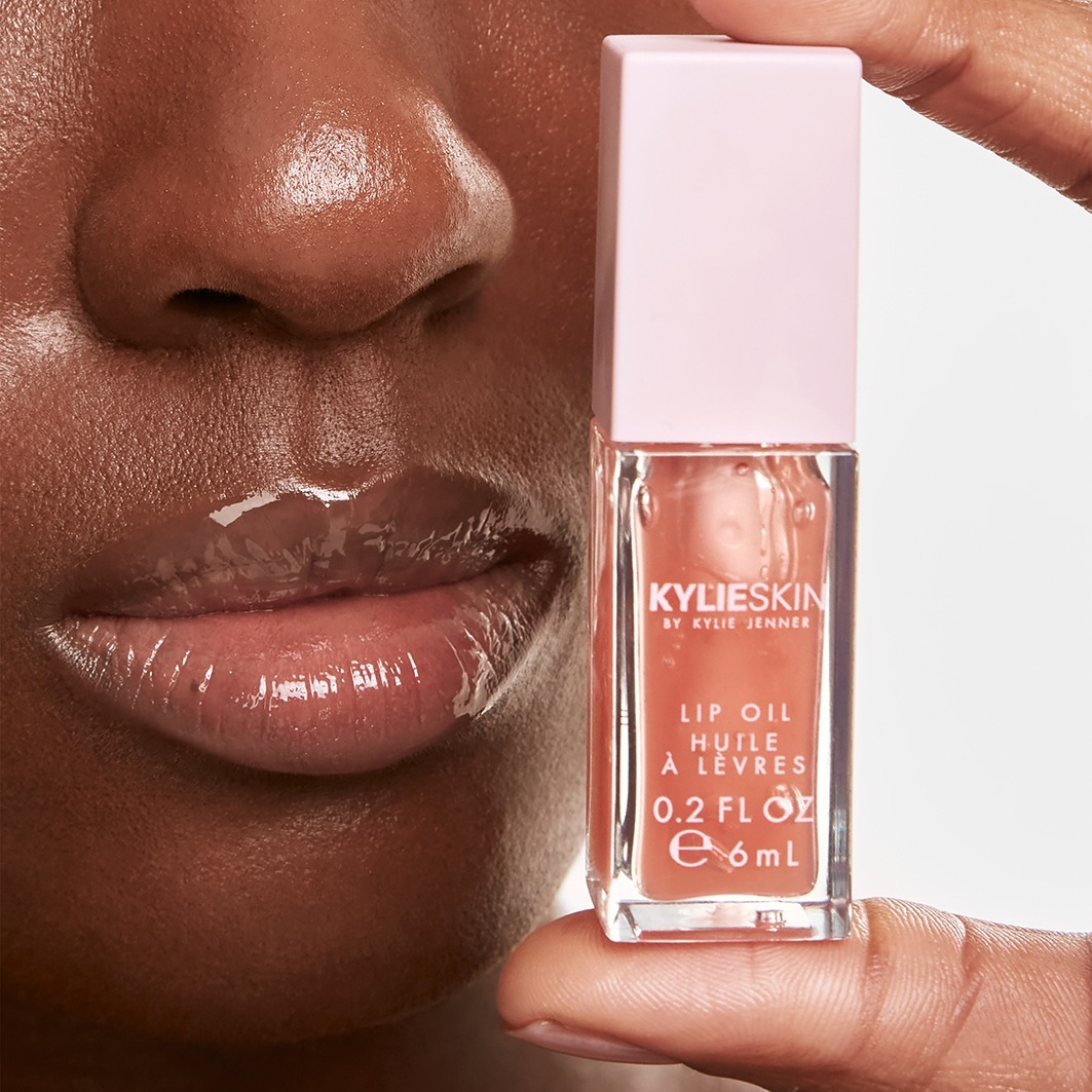 KYLIE SKIN Olej na pery Must-Haves Kylie Skin olej na pery – lieskovoorieškový krém, 6 ml – 6 ml