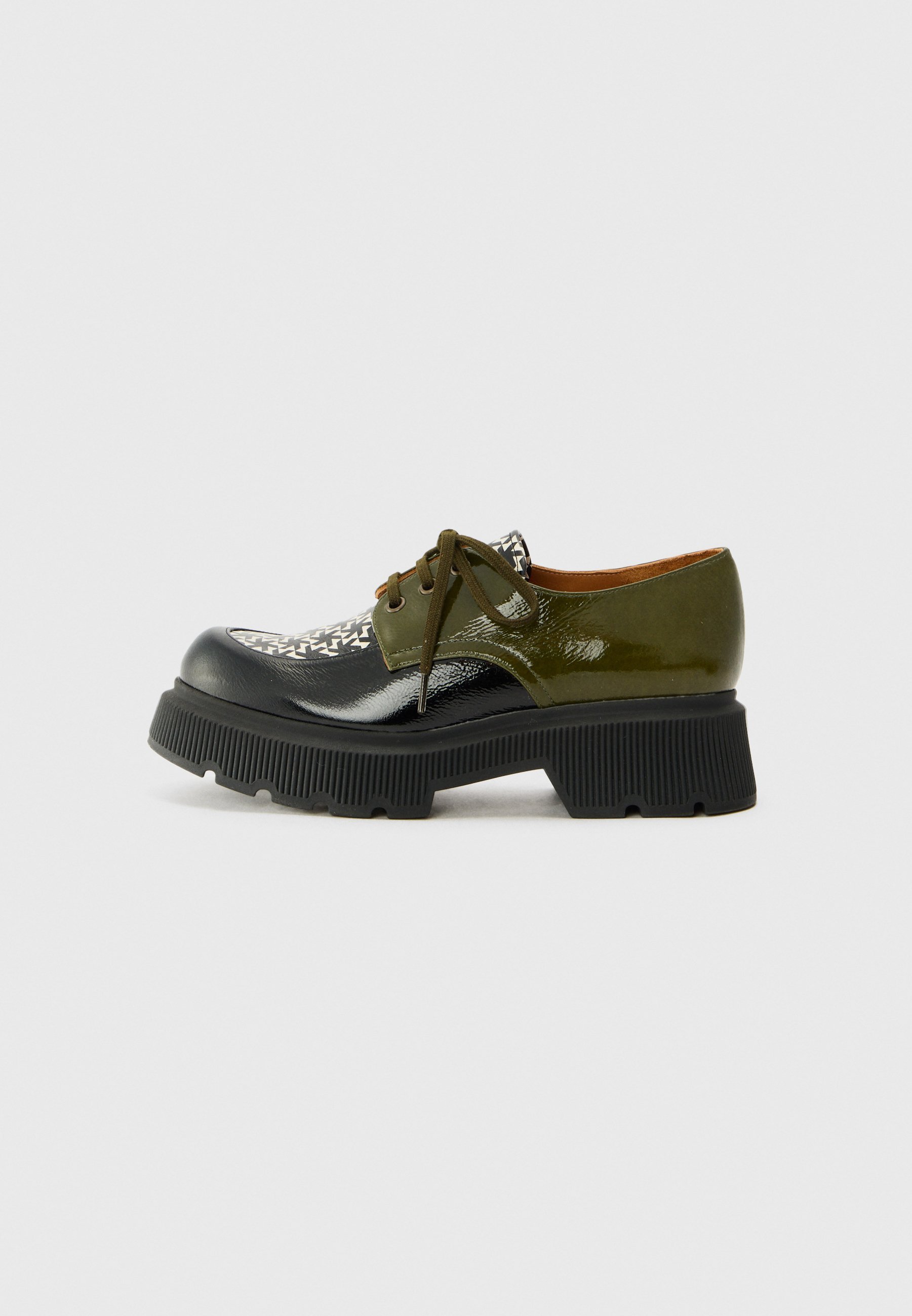 Chie Mihara QAMBA47 – Lässige Schnürschuhe – Sucre/Spark/Sucre Mili