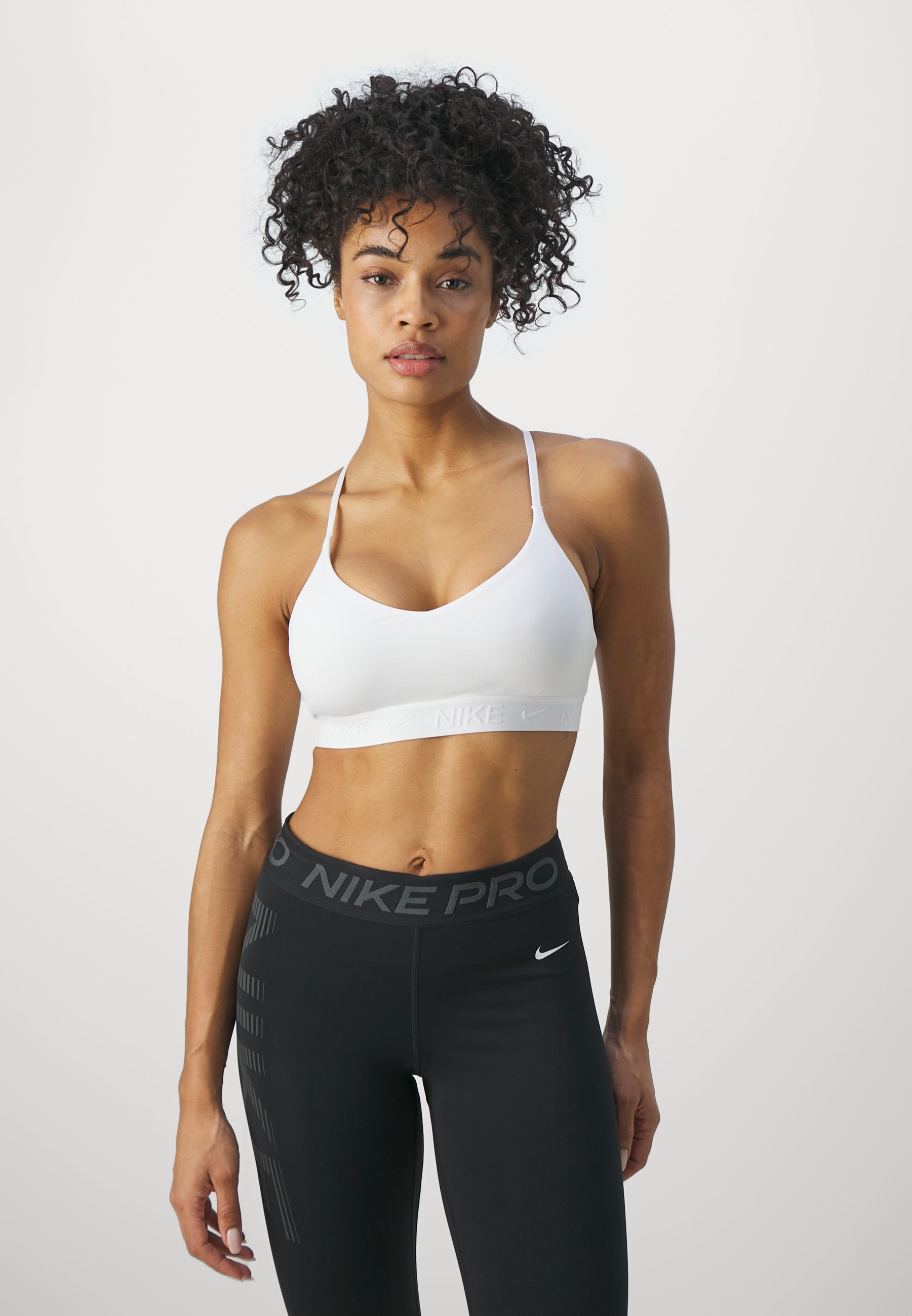 Nike Performance INDY BRA – Sport-BH mit leichter Stützfunktion – Weiß