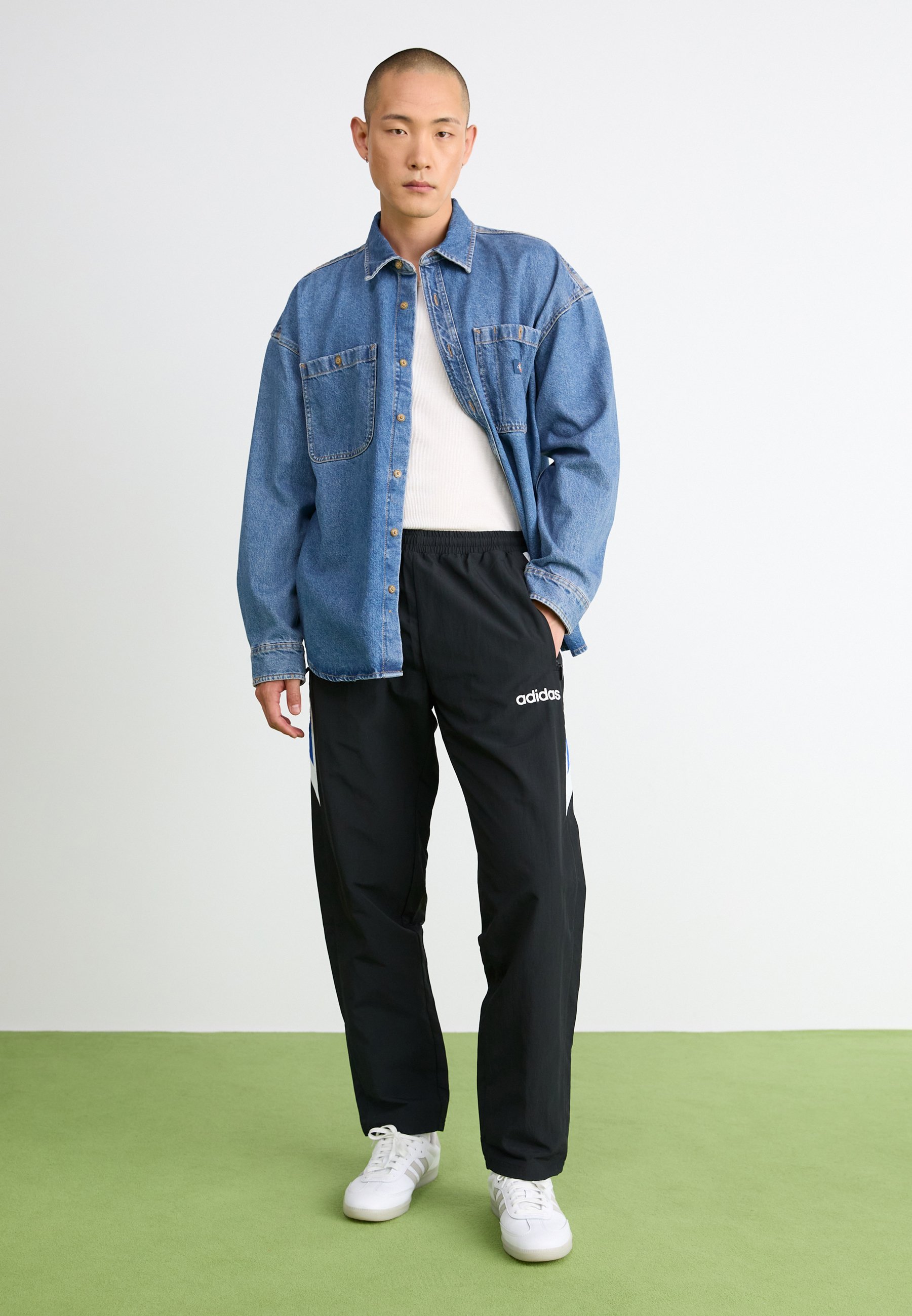 adidas Originals TRACK PANT - Tracksuit bottoms - black/white/blue